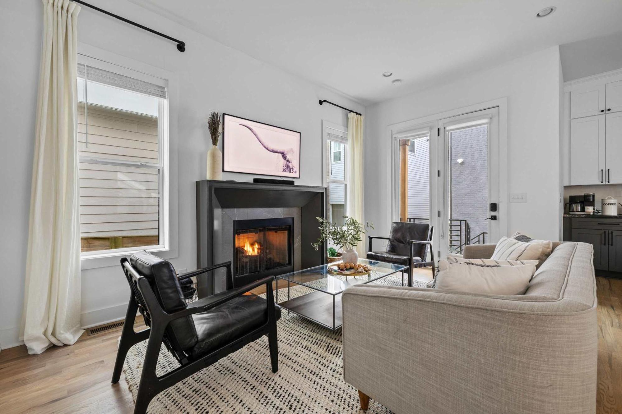 The Waylon - Newly Redesigned, Rooftop With Sauna Holiday home *