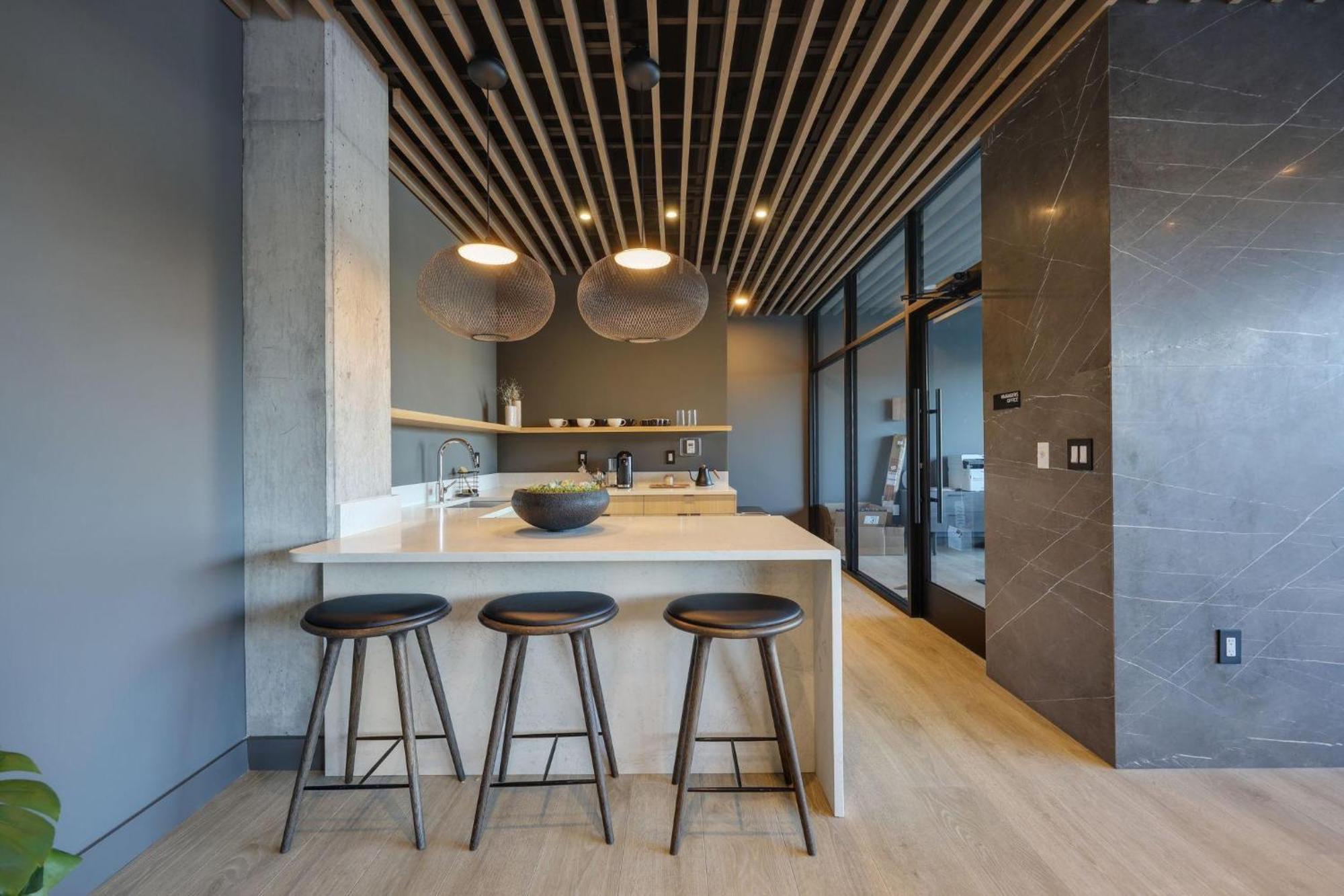 Hyve - Tempo - 2 Units - Walk To Broadway