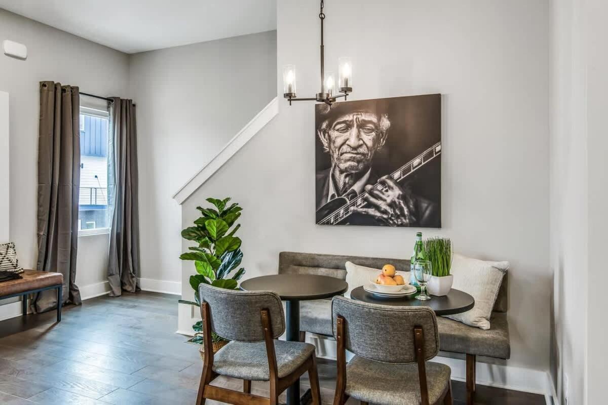 Stylish - Rooftop Deck - Hot Tub Nashville