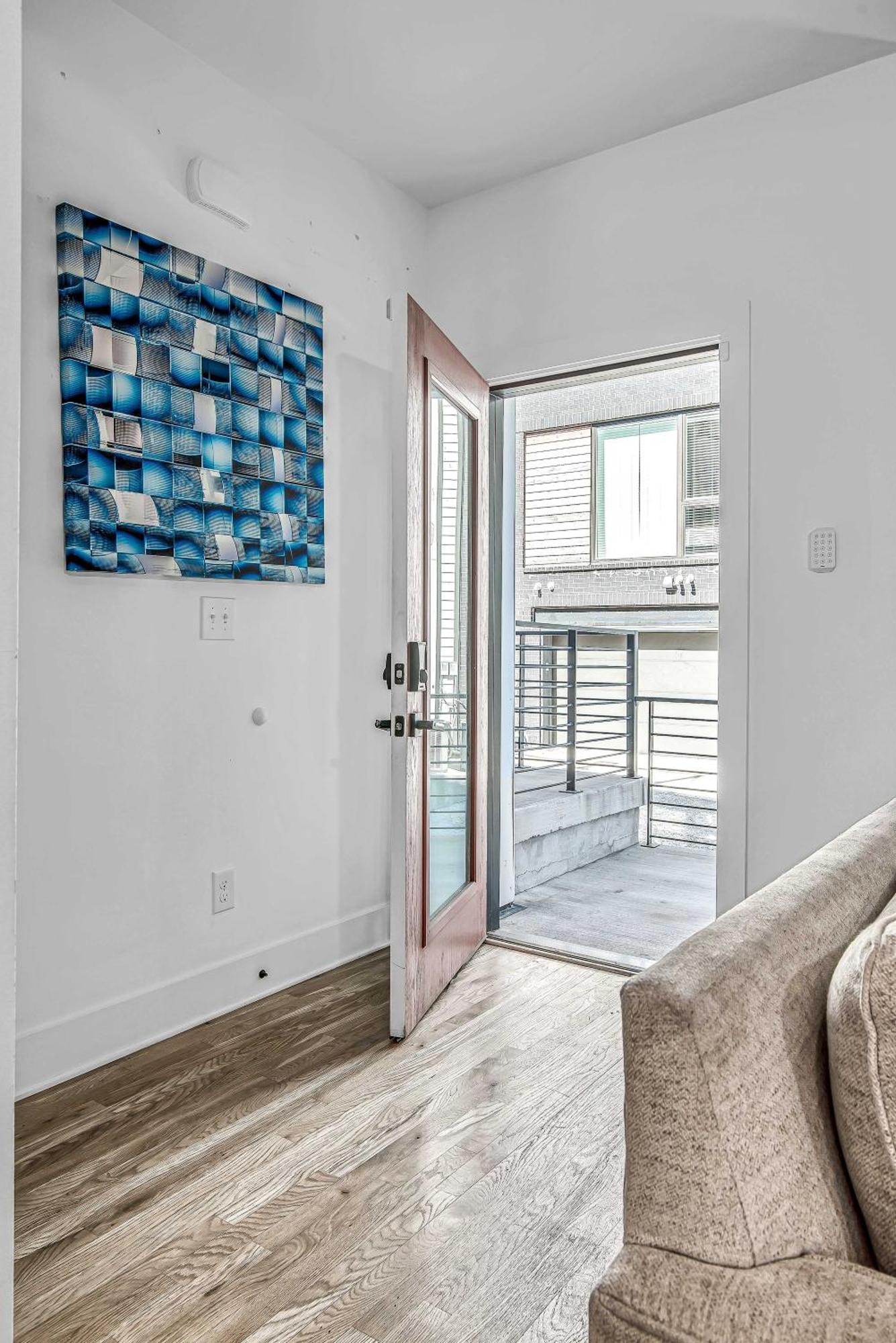 Spectacular Double Rooftop 7 Mins To Broadway *