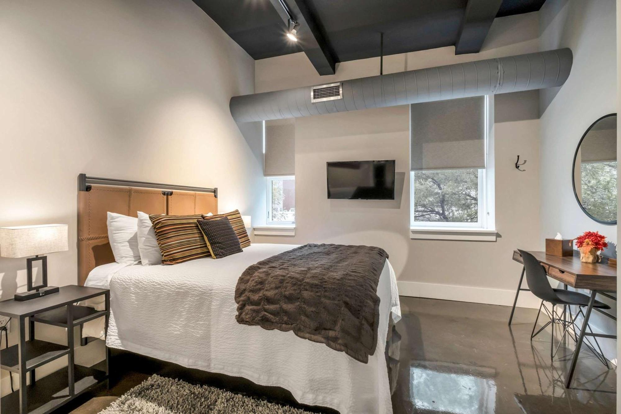 Modern 6br By Maddox *