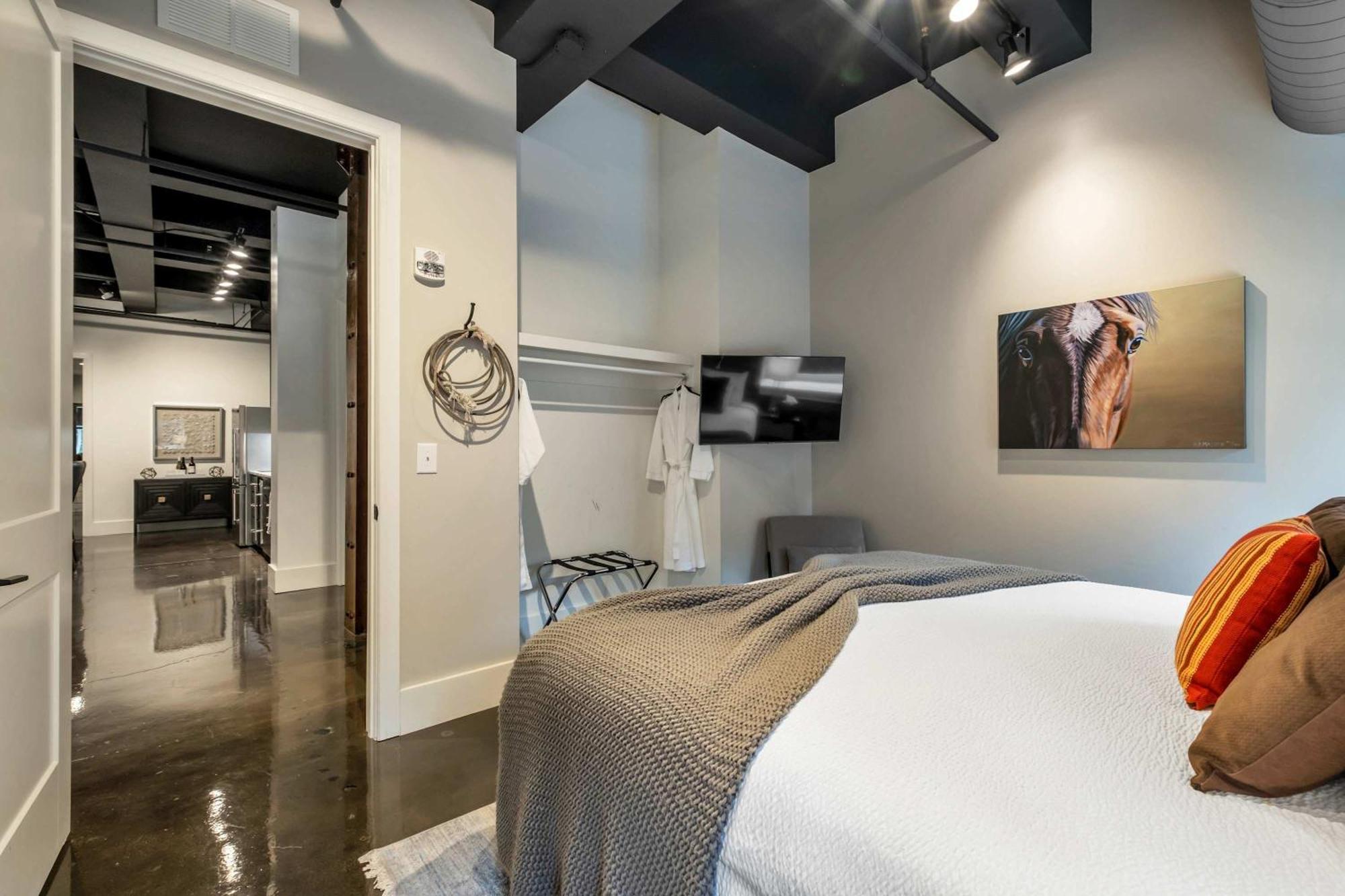 Modern 6br By Maddox * Nashville
