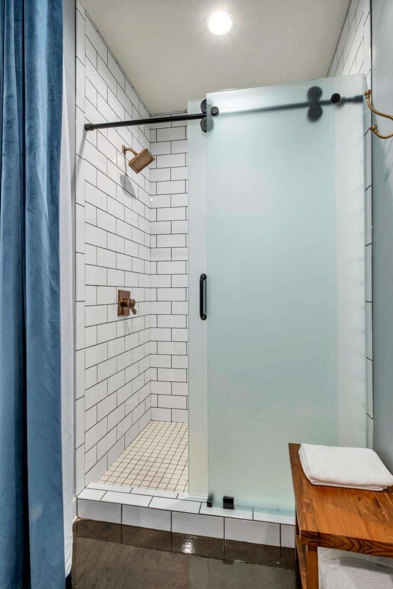 Modern 6br By Maddox