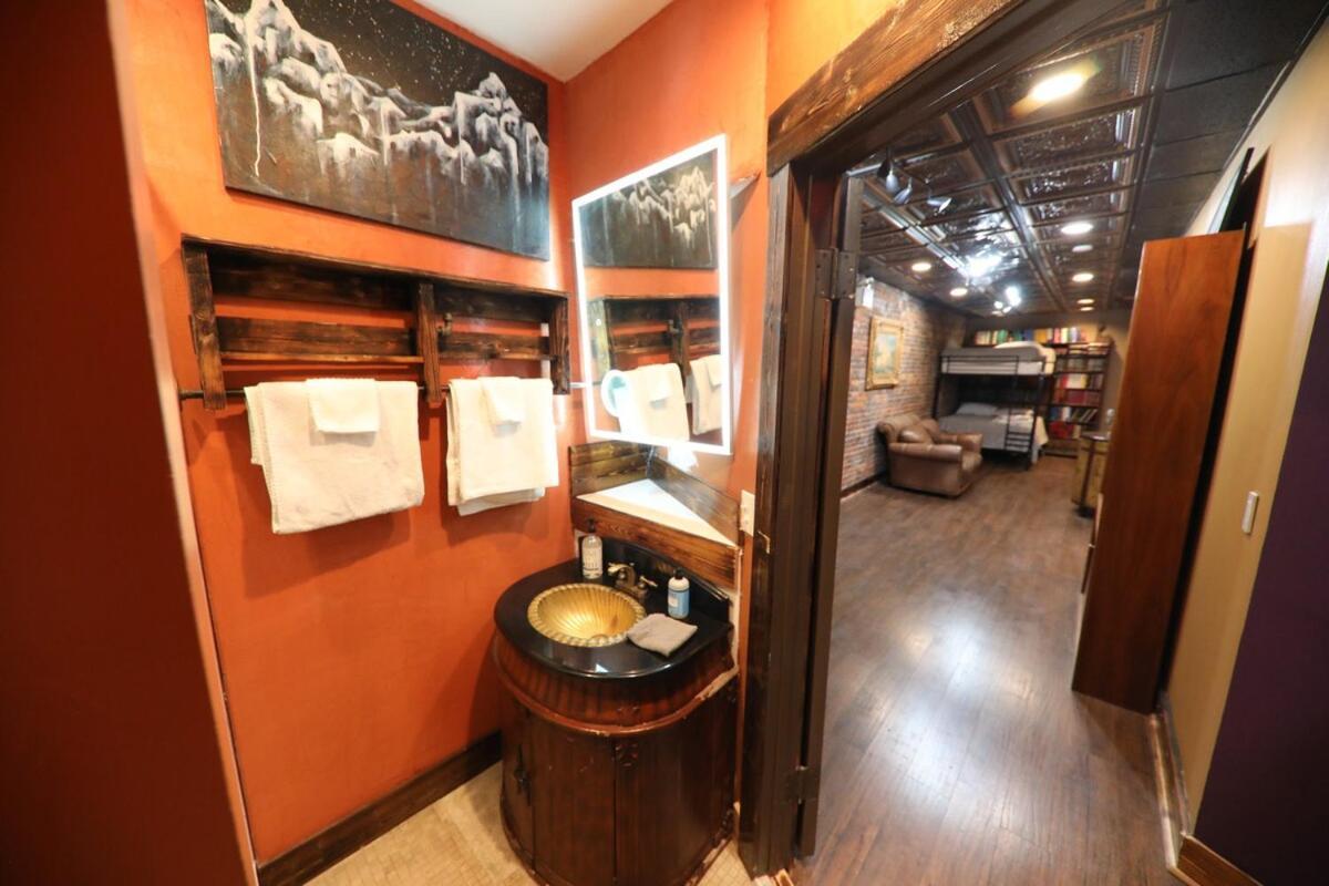 Holiday home Broadway 4br 2bth 2500sf Art Gallery And Steam *