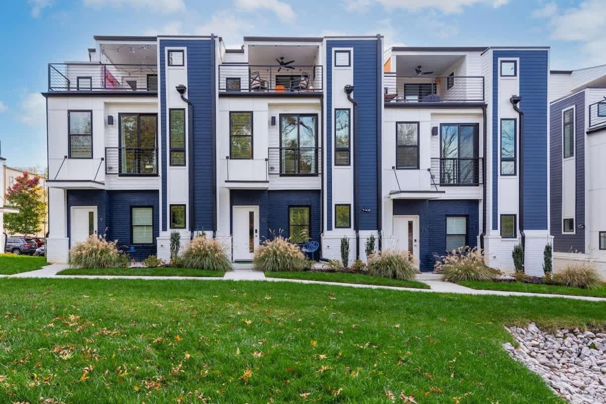 Large Marvel Themed 14ppl Spacious Townhome Holiday home Nashville