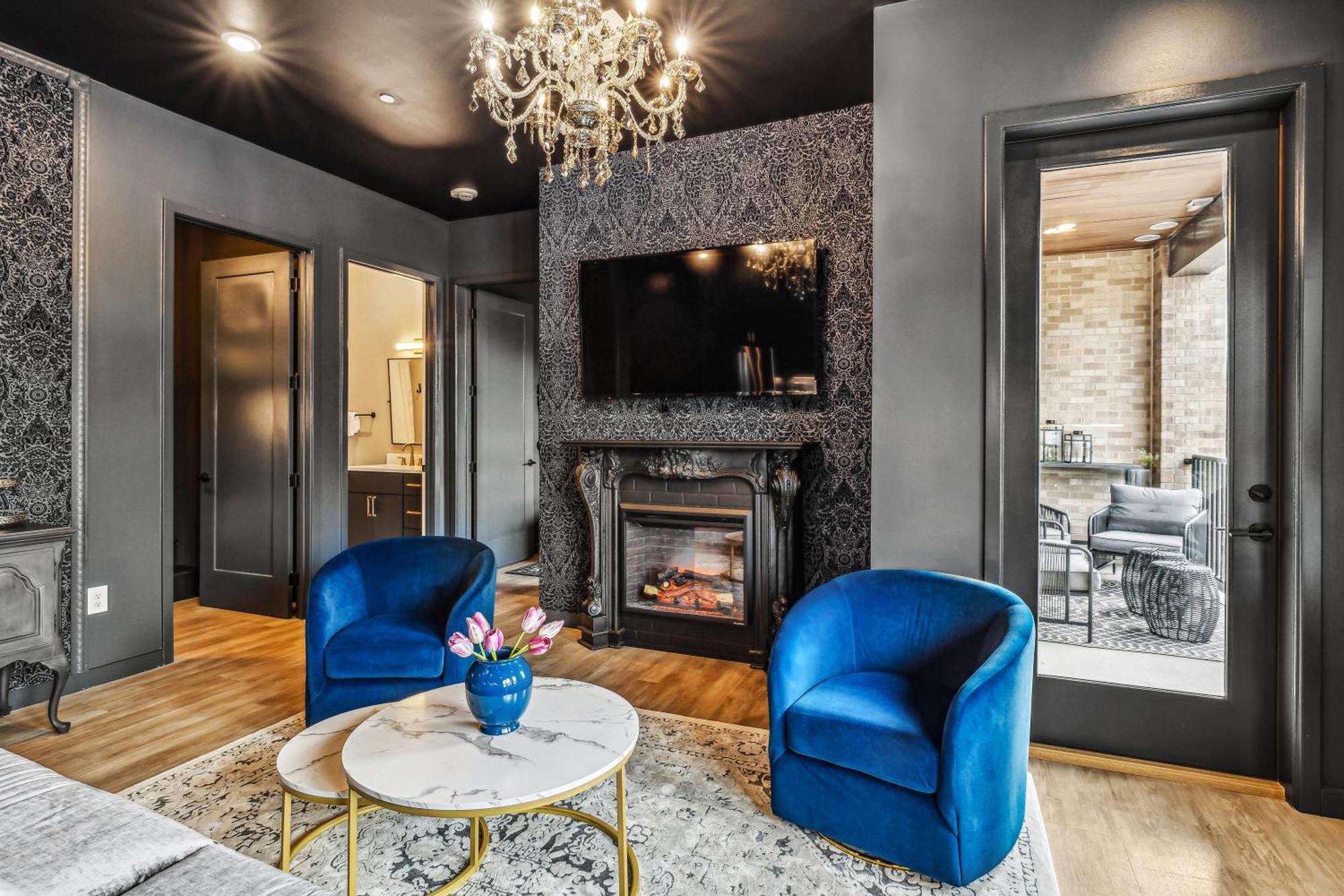 The Smokeshow On Music Row Near Broadway In Downtown Nashville- Pool, Gym, Patio * Nashville
