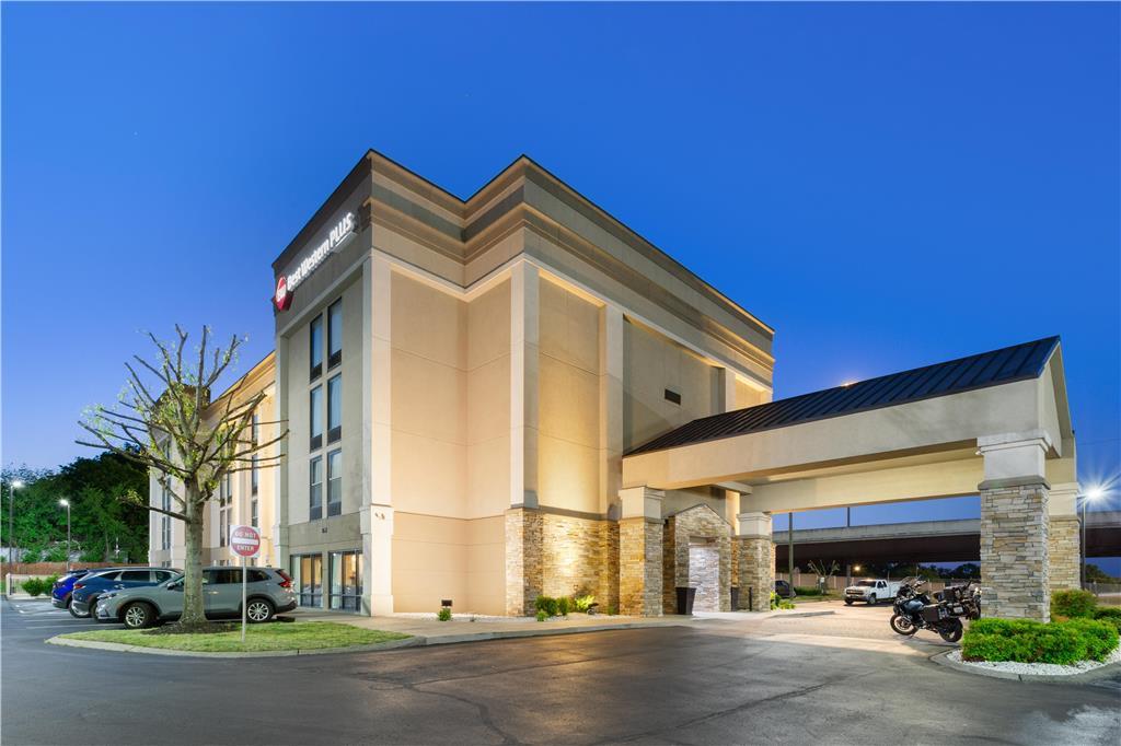 Western Belle Meade & Hotel