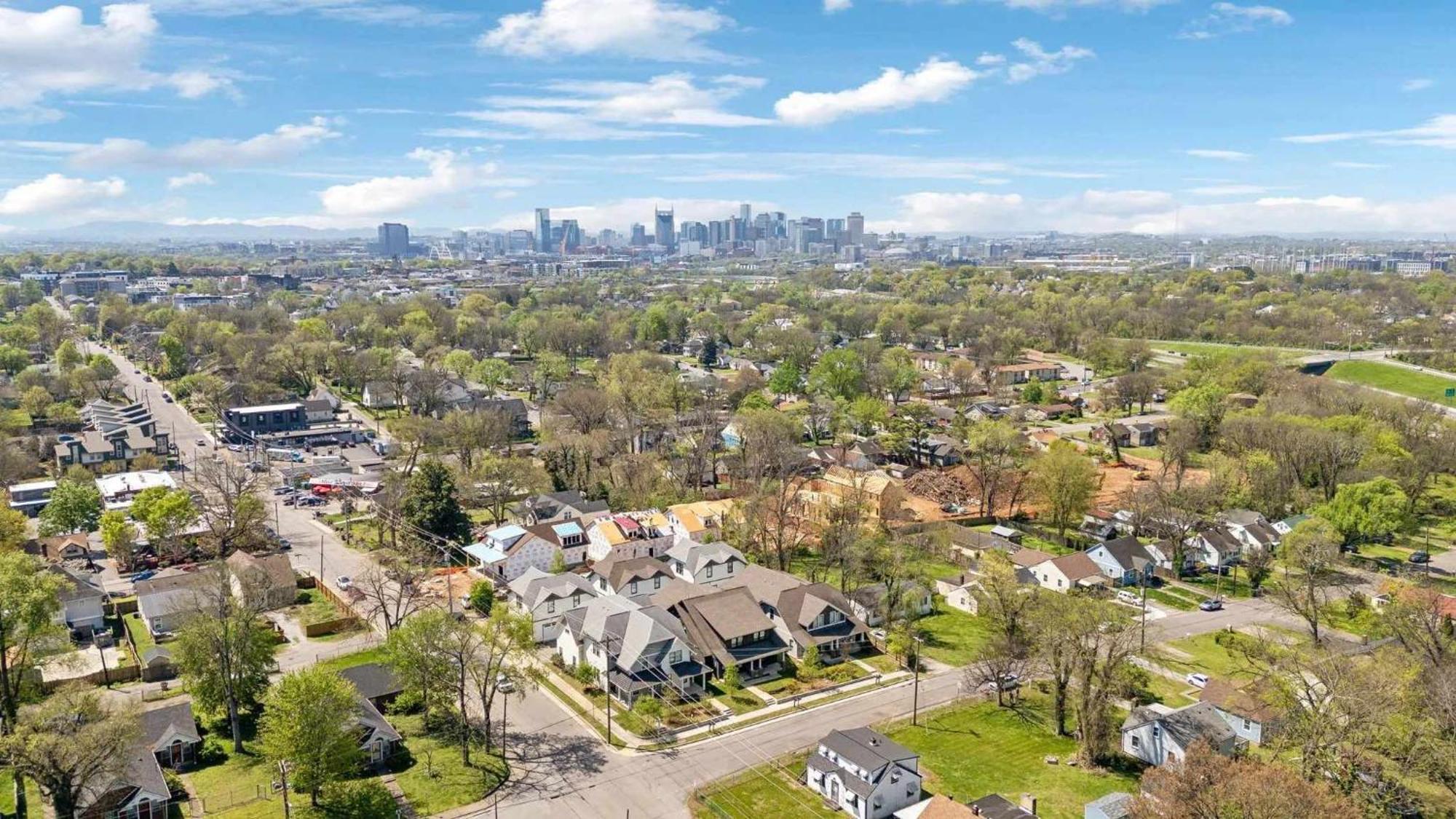 The Mansfield - Eastside Luxury, Walk To It