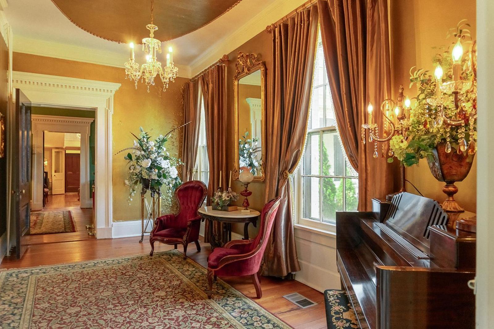 Bed & Breakfast Belle Air Mansion And 3*