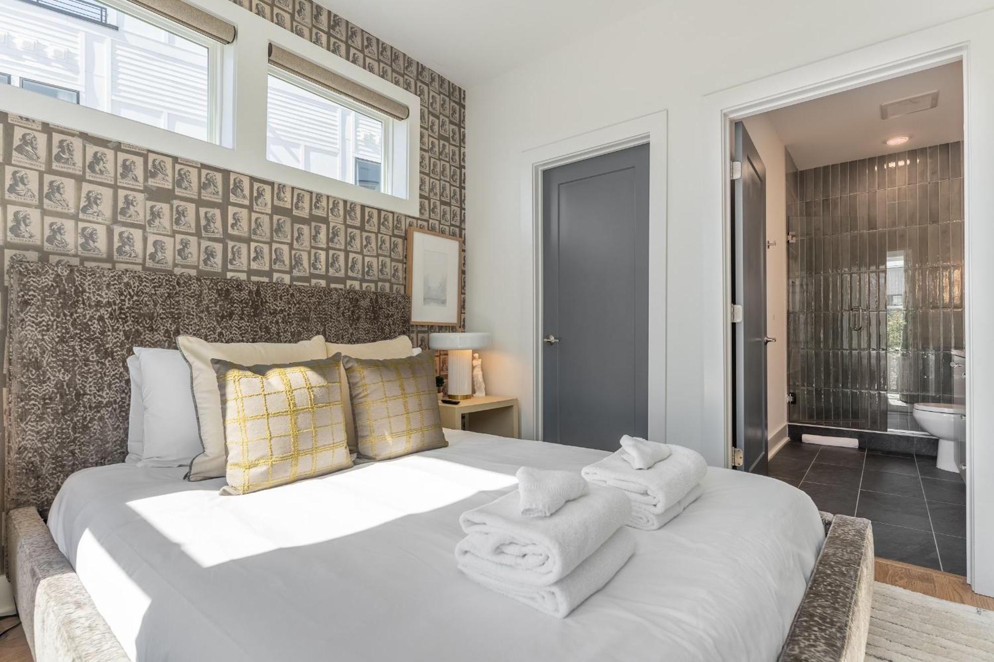 Henley At The Lucy By Local Holiday home *