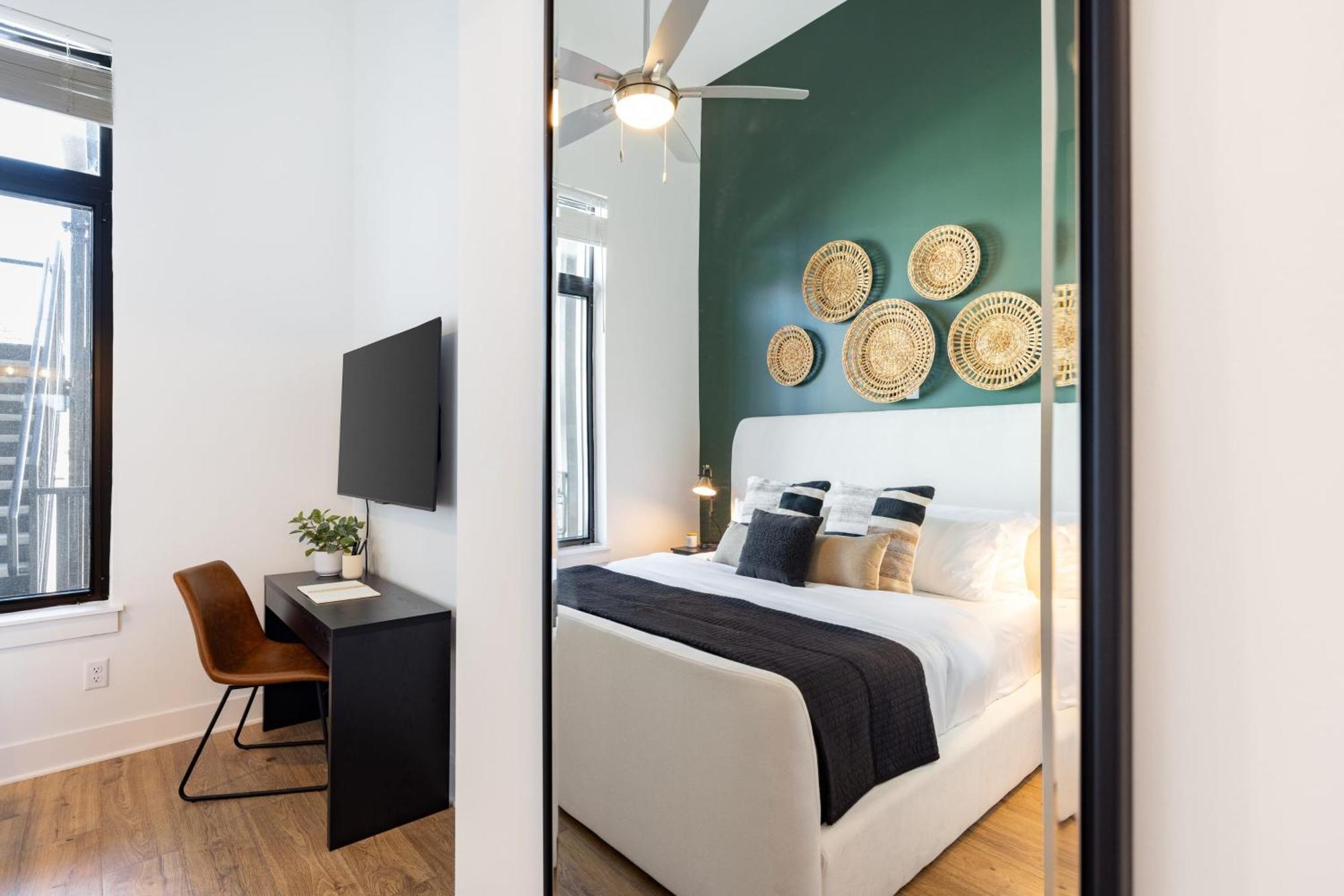 New Build Sleeps 12 2 In Scenic Bluffside Minutes To Downtown Holiday home