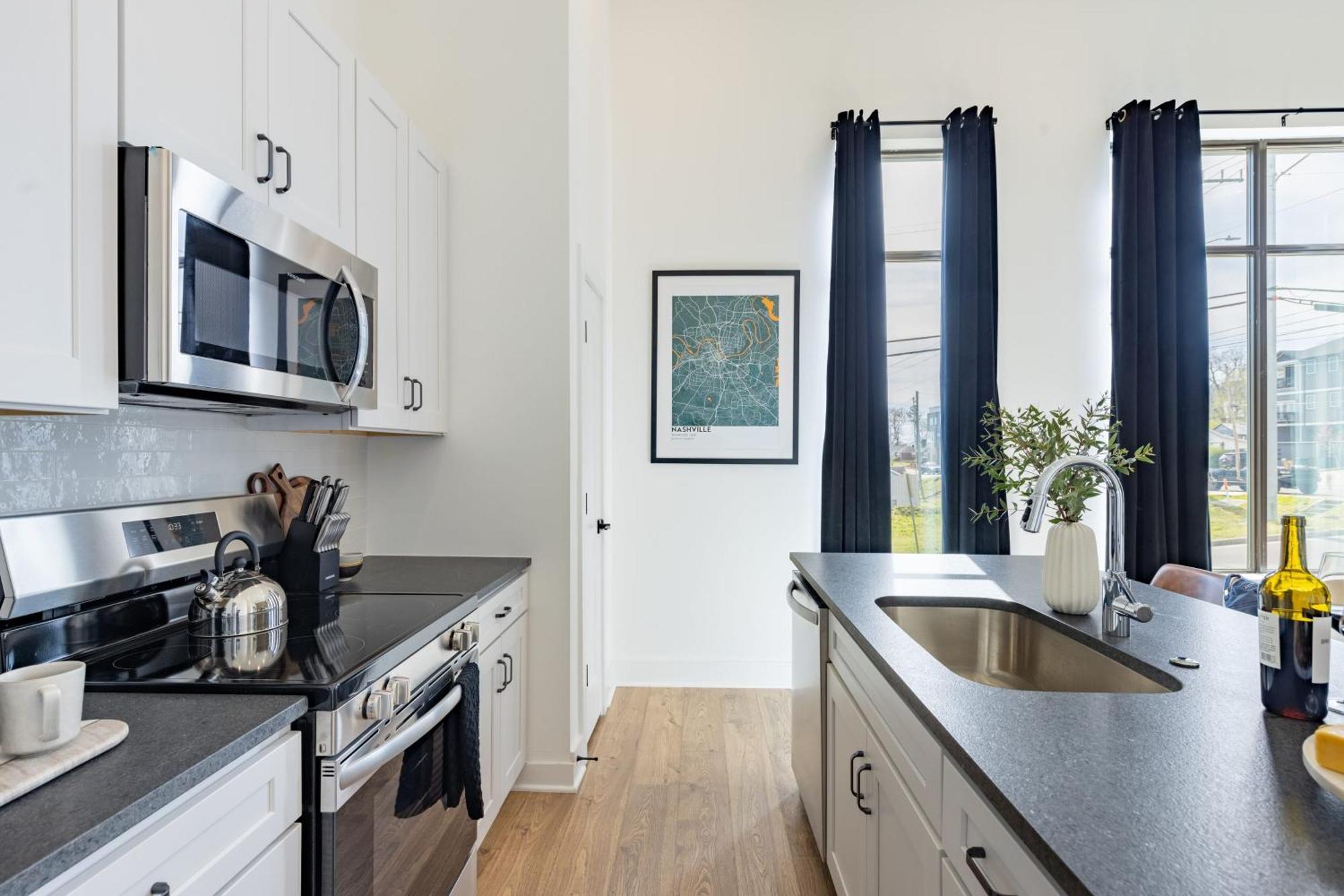 New Build Sleeps 12 2 In Scenic Bluffside Minutes To Downtown Holiday home