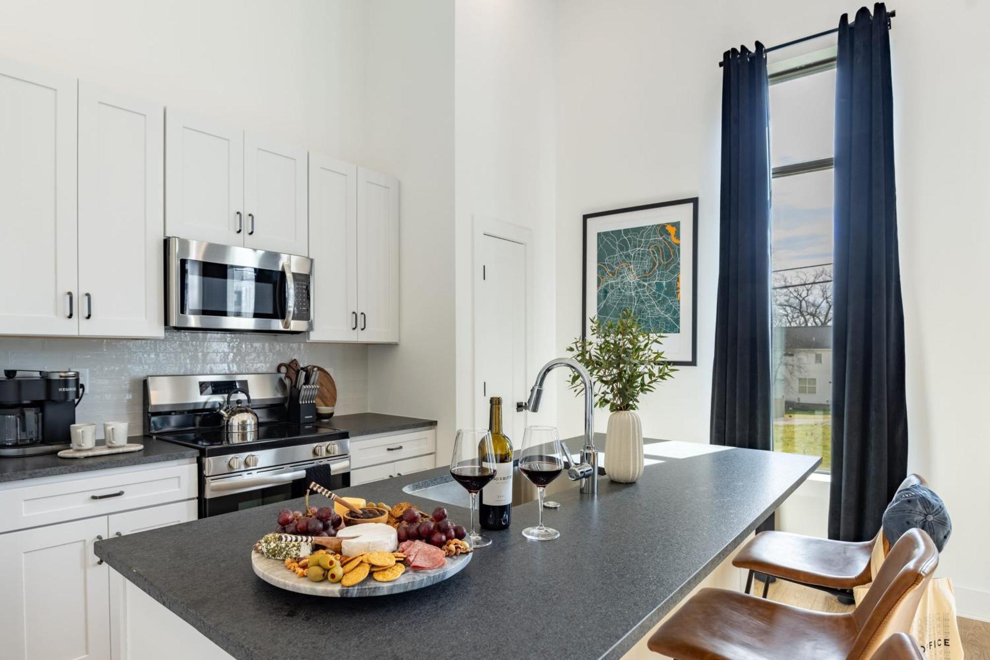 New Build Sleeps 12 2 In Scenic Bluffside Minutes To Downtown *