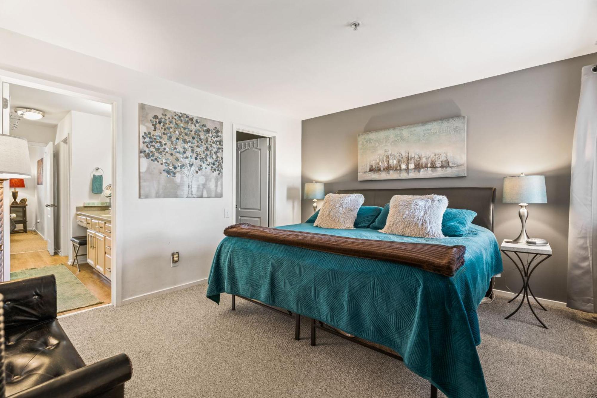 Heart Of Downtown/walk To Broadway & The Action/bars/music Venues/honky Tonks! Apartment *