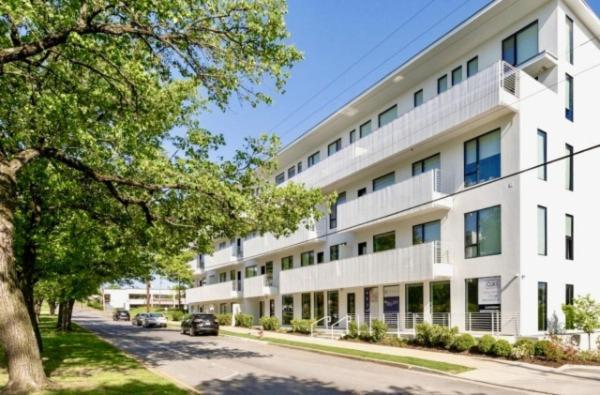 Amazing Downtown W Pool And Free Parking Apartment