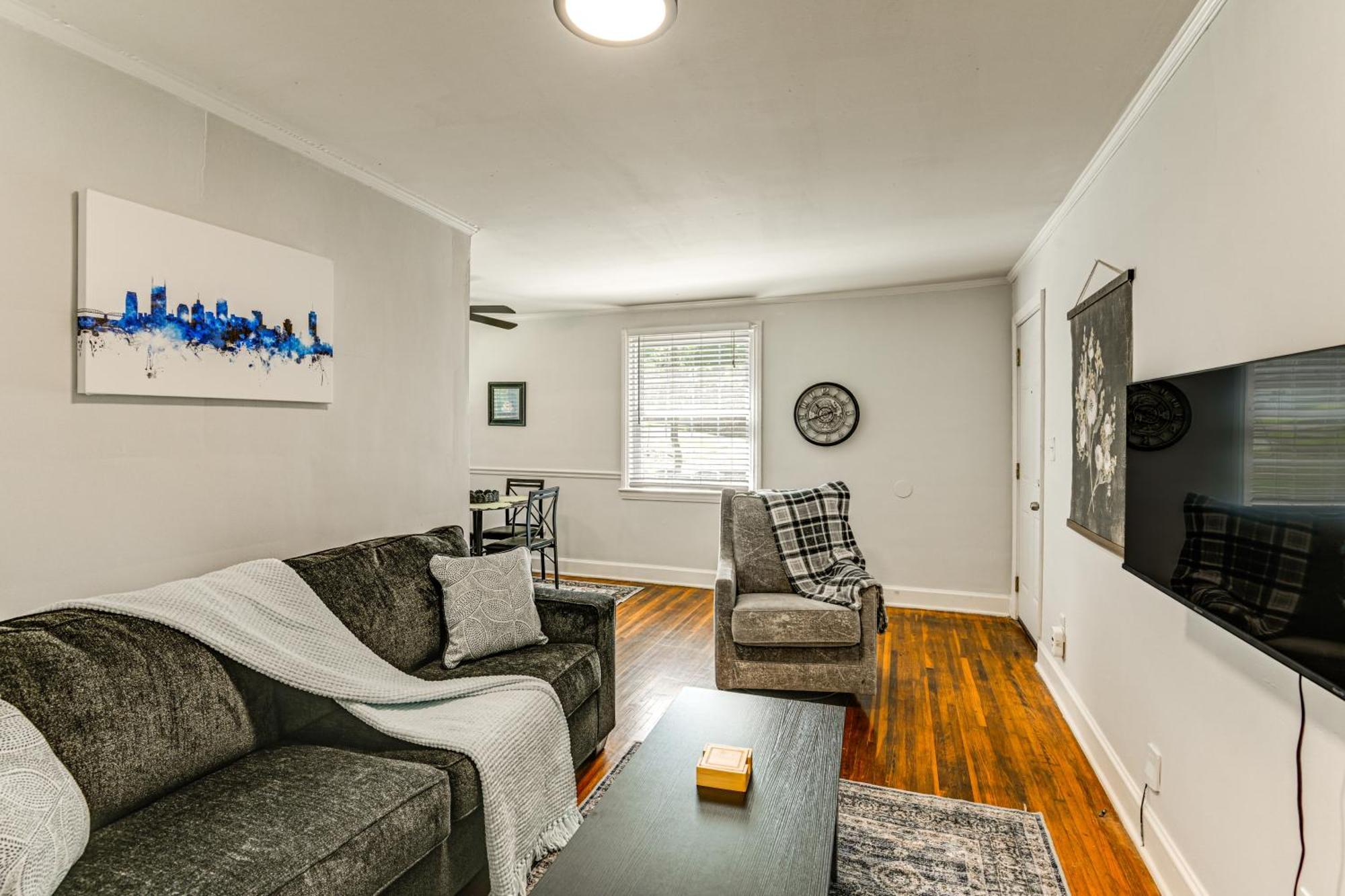 7 Mi To Dtwn With Spacious Yard In