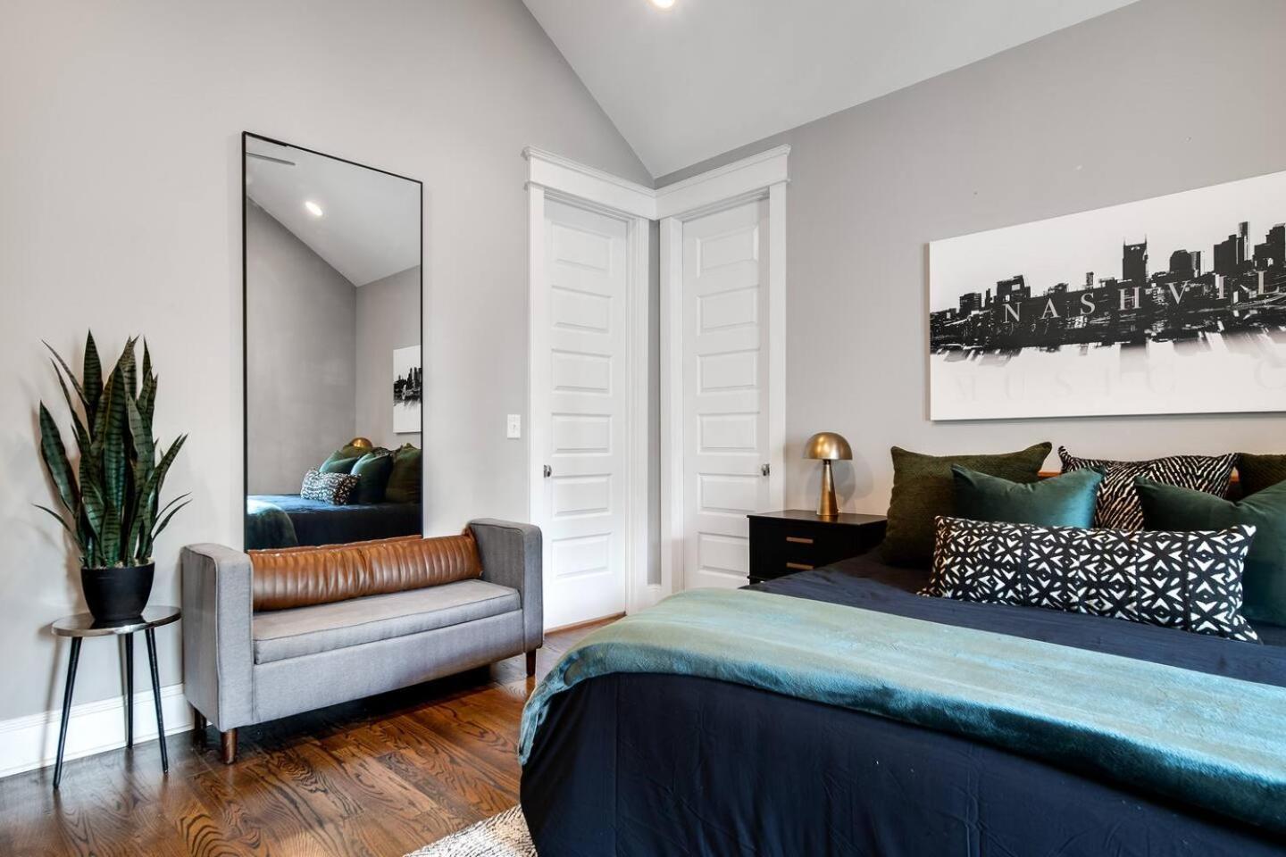 Nell's Haven Two Miles To Downtown & Broadway