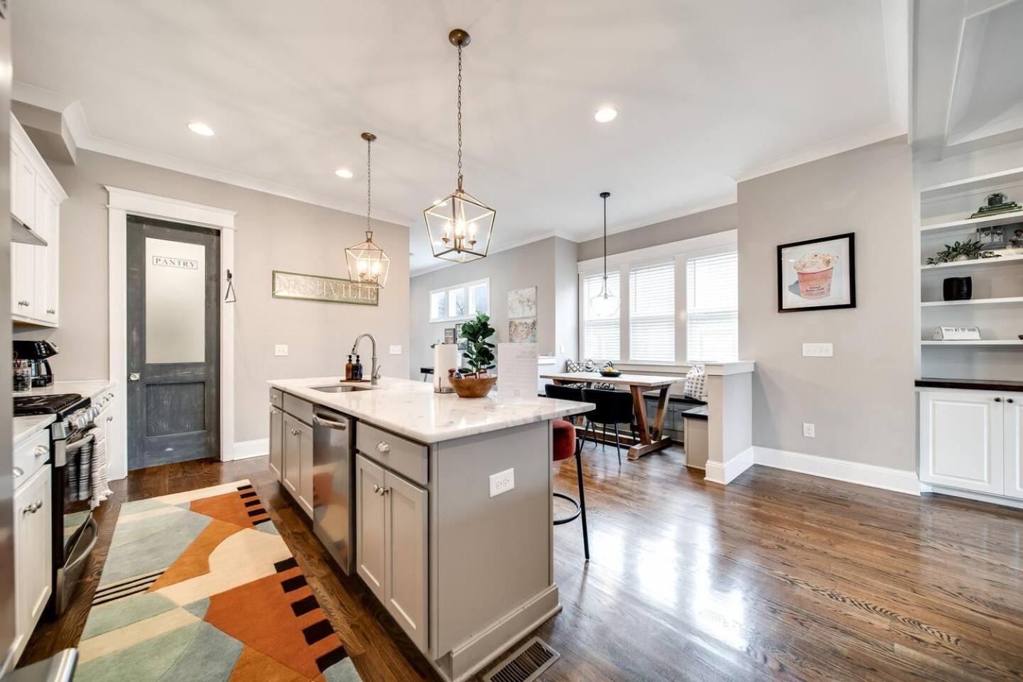 Nell's Haven Two Miles To Downtown & Broadway *