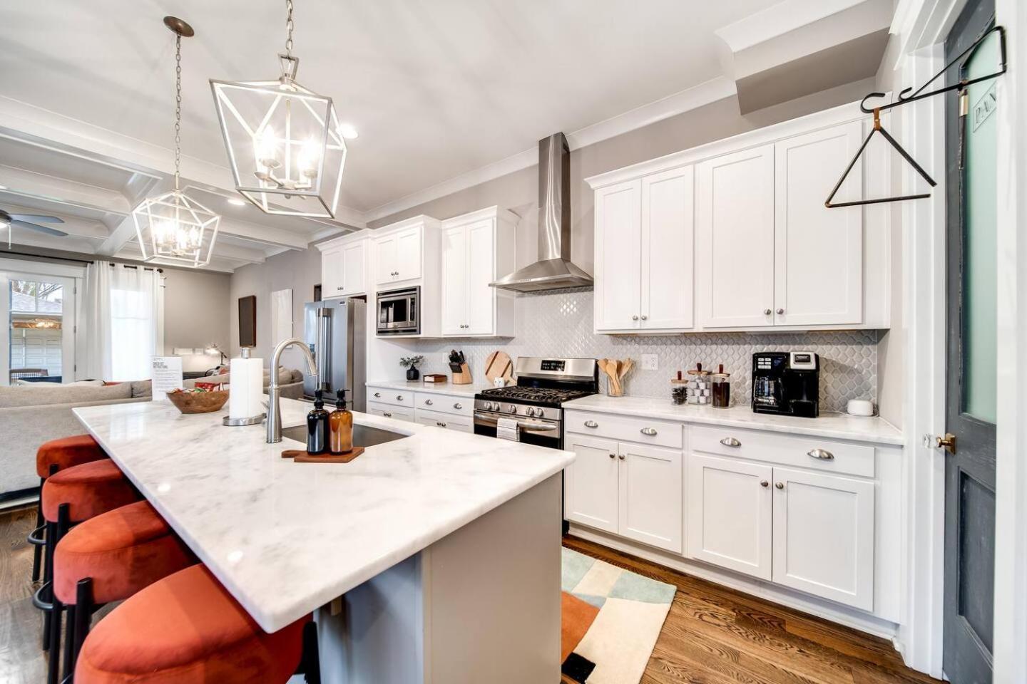 Nell's Haven Two Miles To Downtown & Broadway