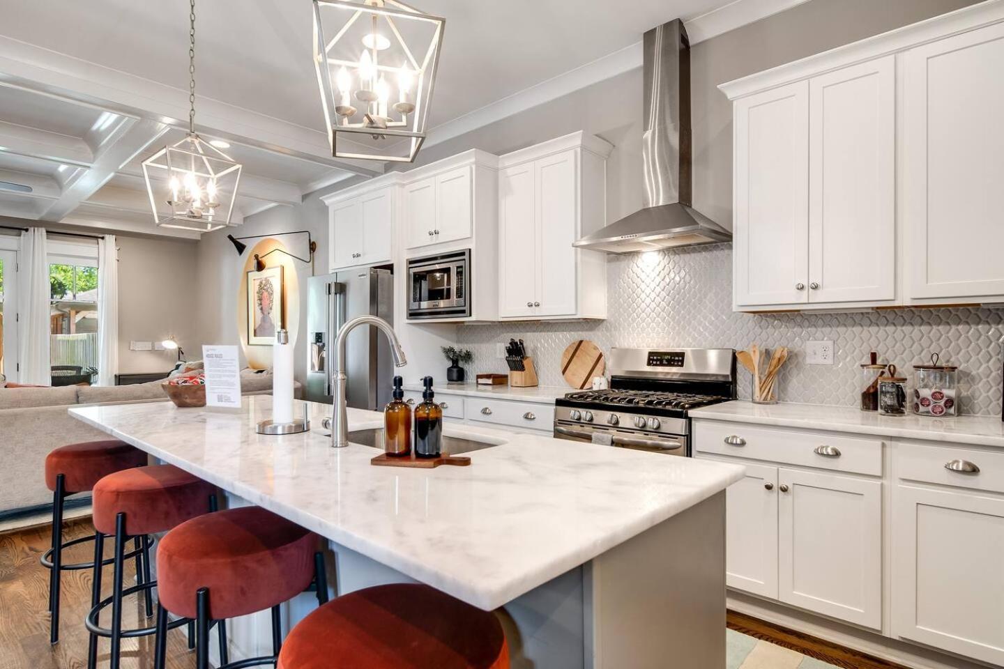 Nell's Haven Two Miles To Downtown & Broadway Holiday home Nashville