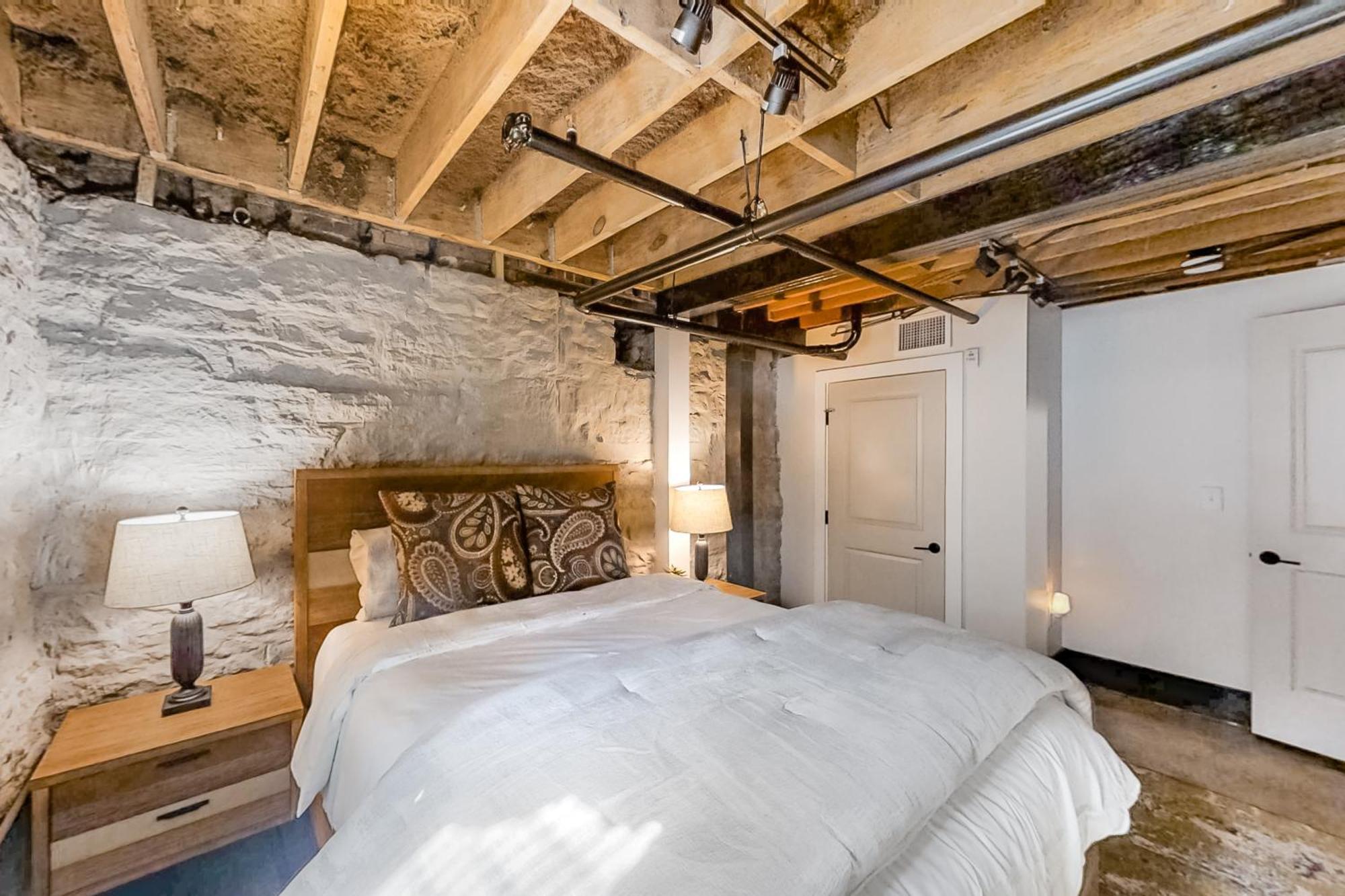 Apartment The 1865 #113 *