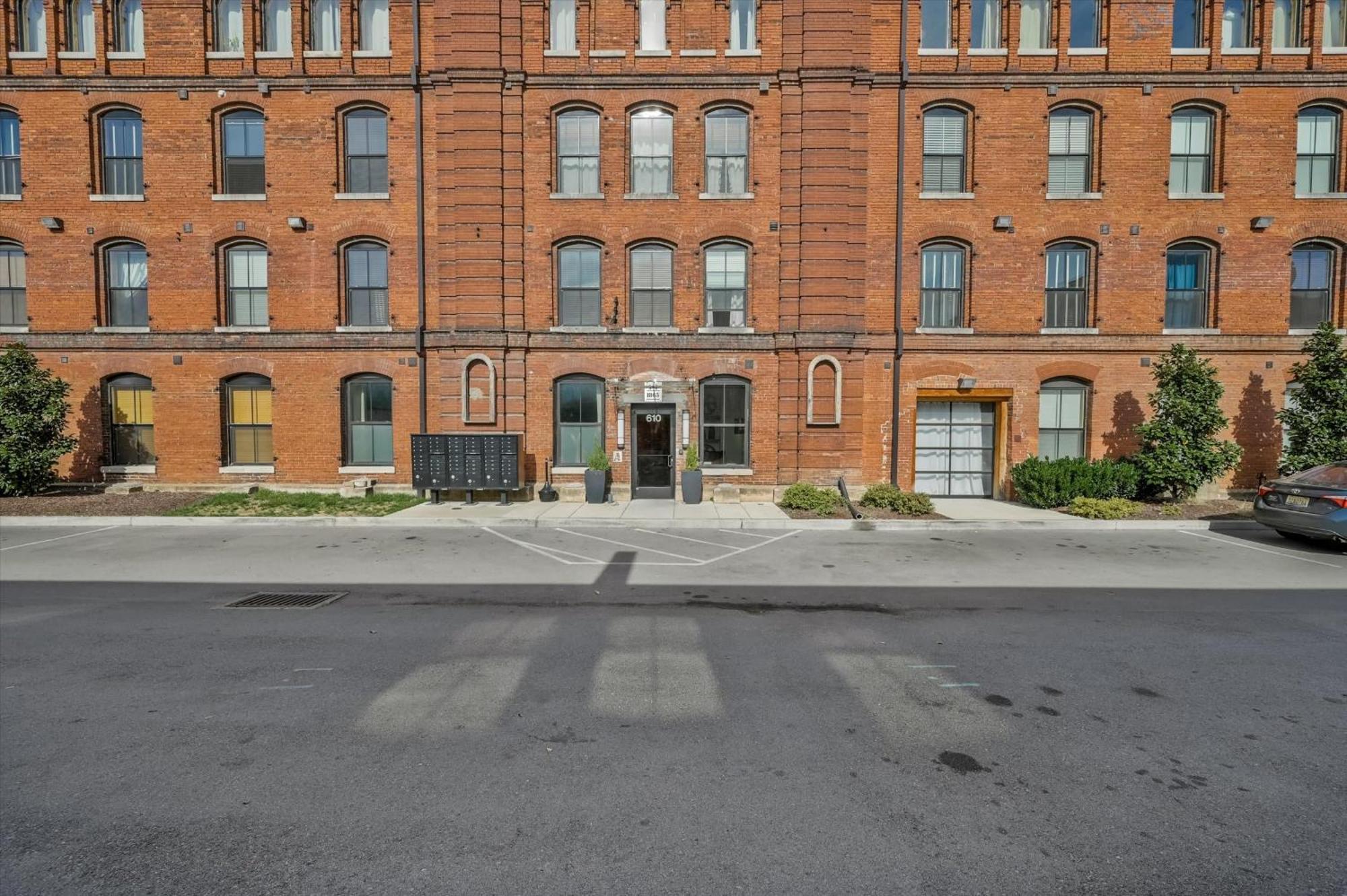 Luxe Loft With Speakeasy Parking And 2 Mi To Broadway