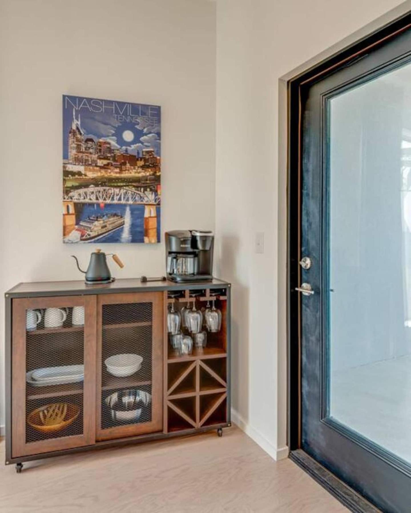 Boutique On Nashville's Riverfront- Eve #201 Nashville