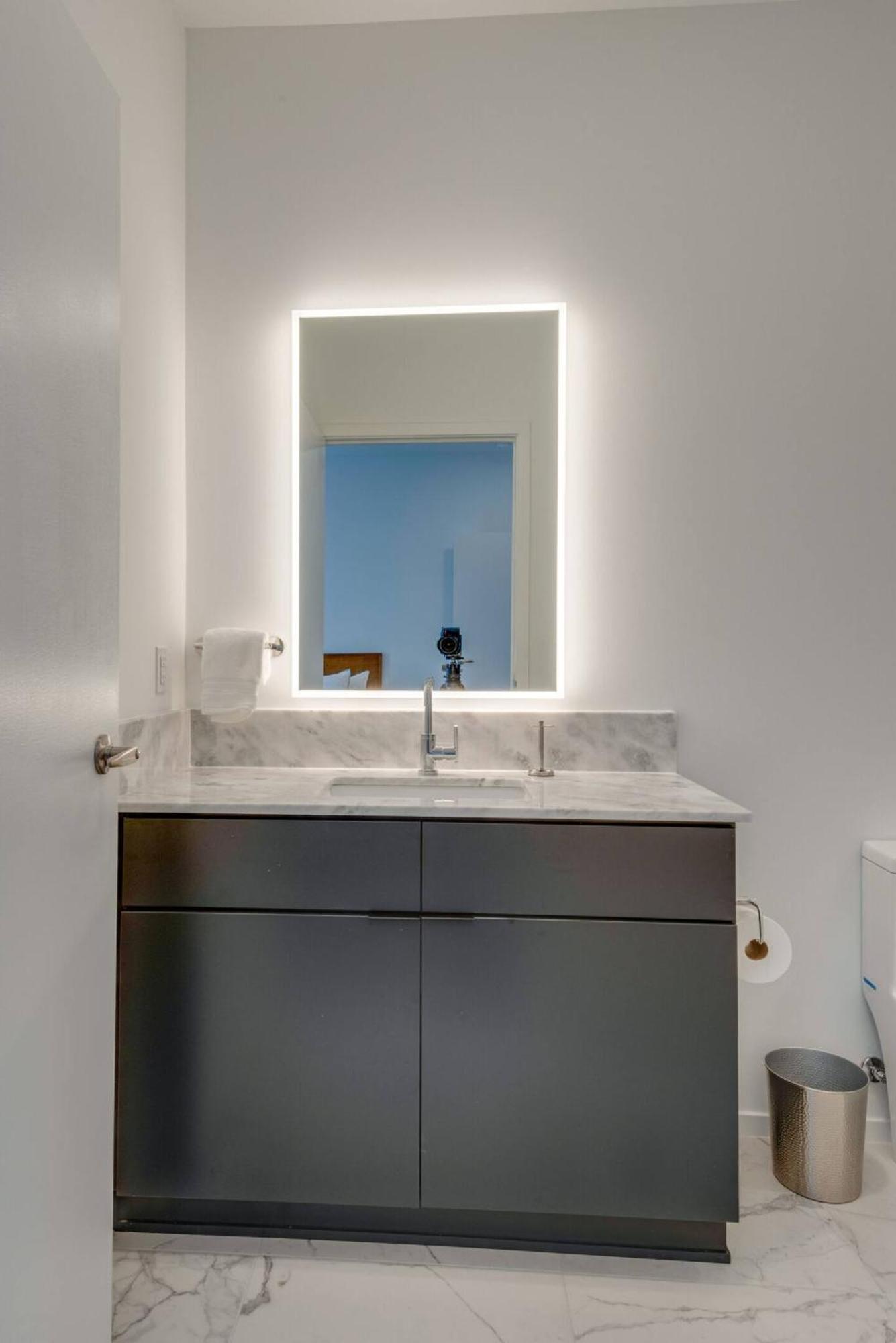 Boutique On Nashville's Riverfront- Eve #201 Holiday home *