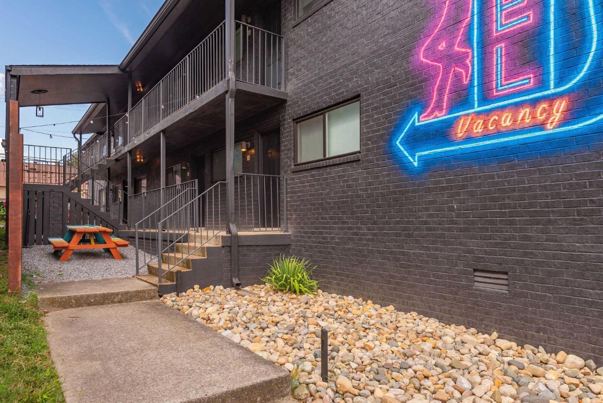 Music Row - Location - Near Downtown *