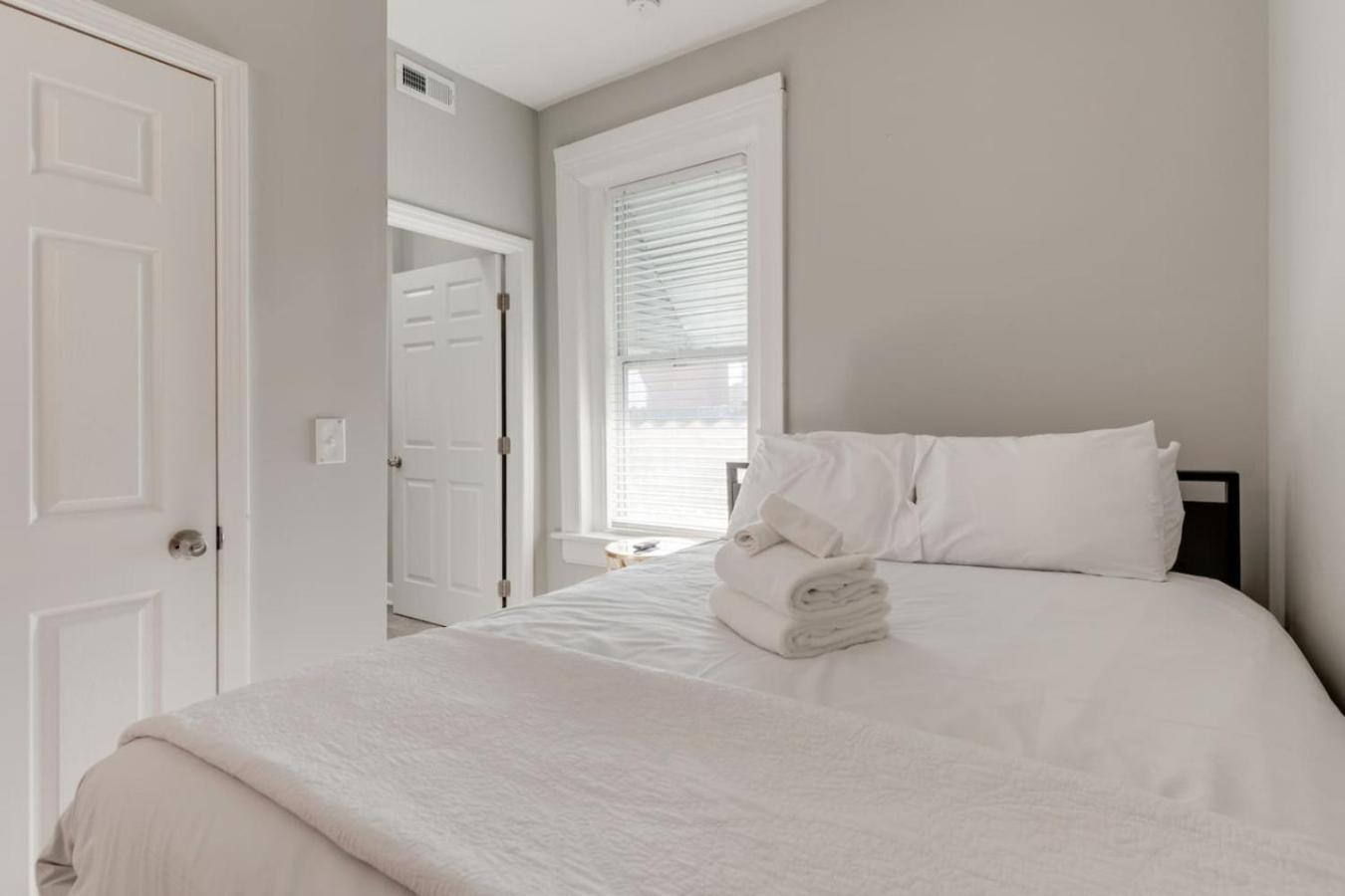 Parthenon Getaway - 2bdrm Apartment