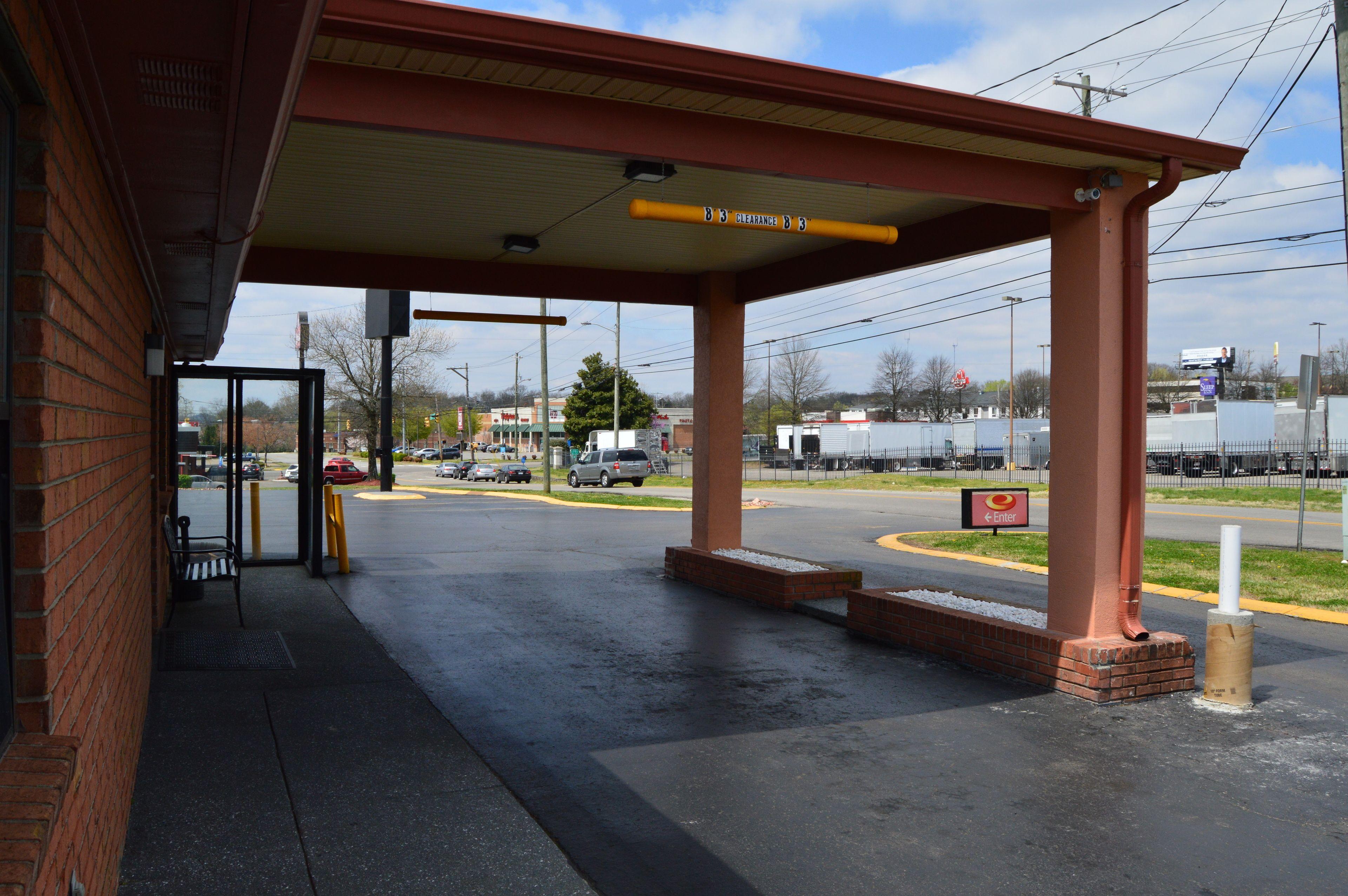 Motel Econo North 2*