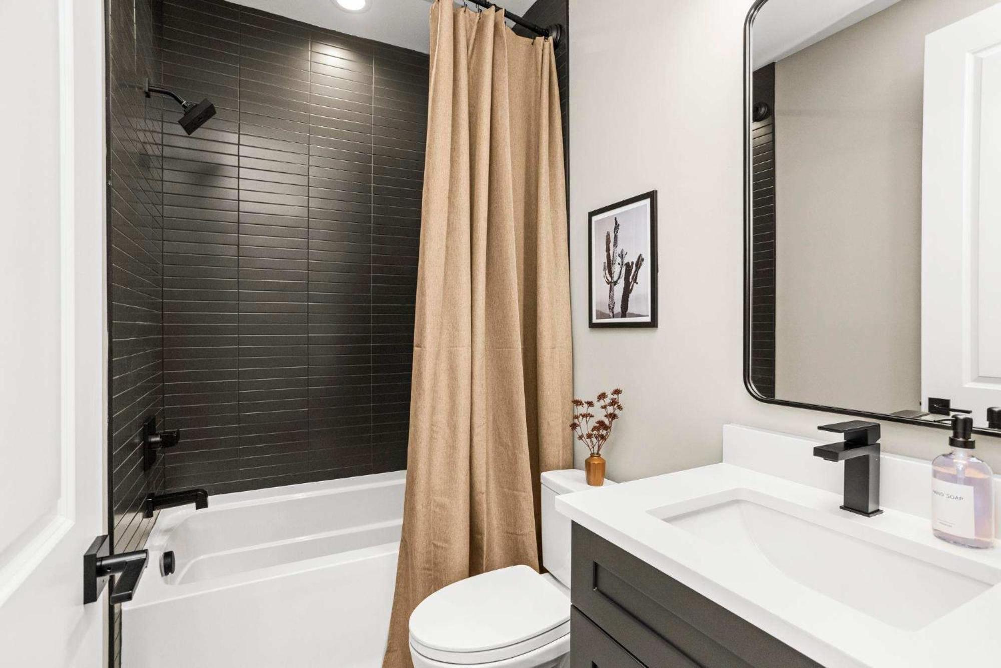 Holiday home Luxury House In With Rooftop Deck