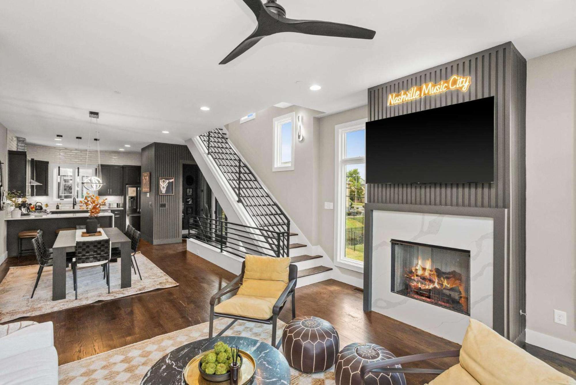 Luxury House In With Rooftop Deck * Nashville