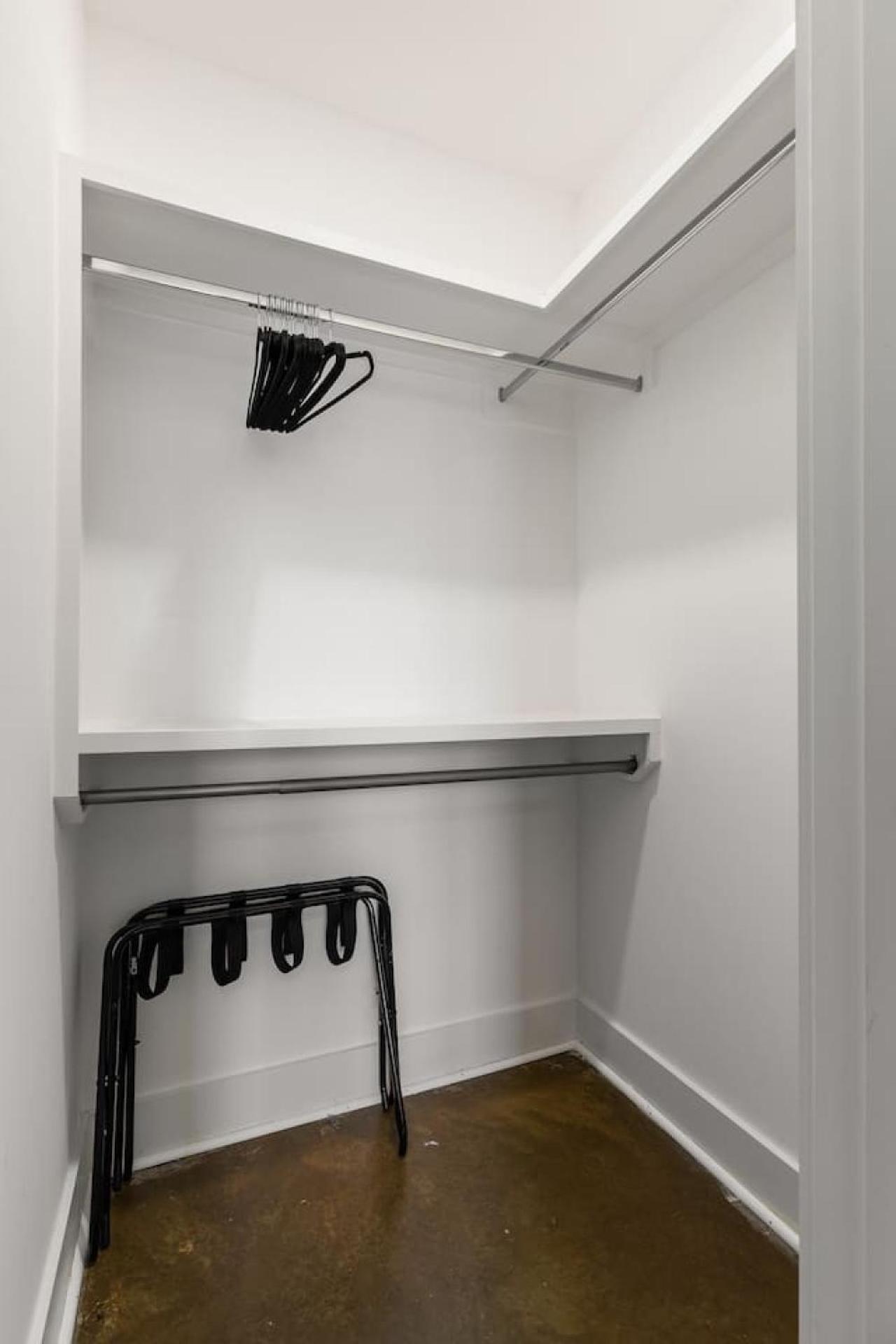 Private Rooftop Near Vanderbilt Only 2 Miles From Downtown *