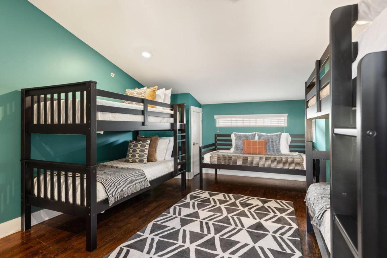 Private Rooftop Near Vanderbilt Only 2 Miles From Downtown Holiday home