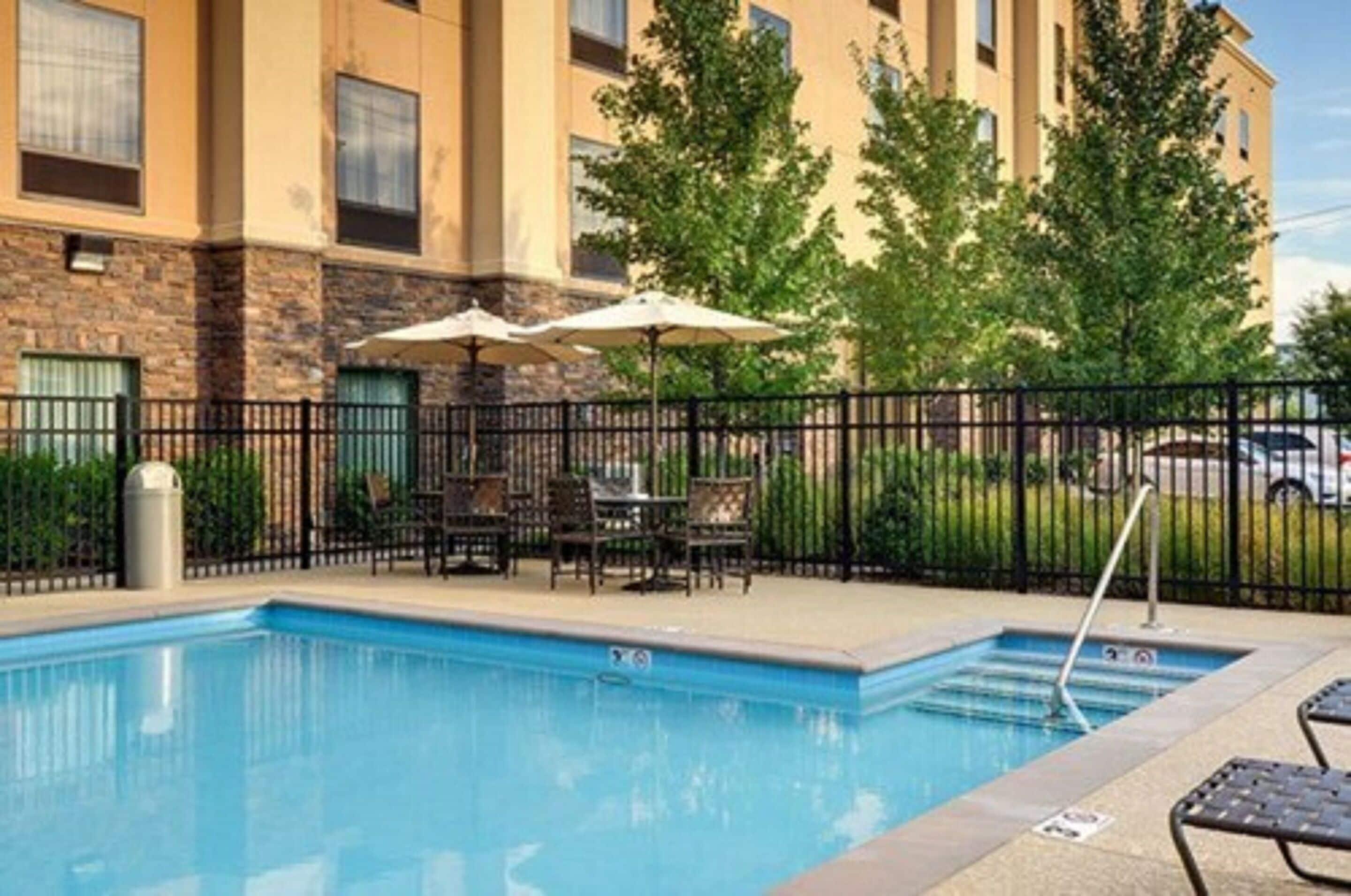 Hotel Hampton & At Opryland 3*