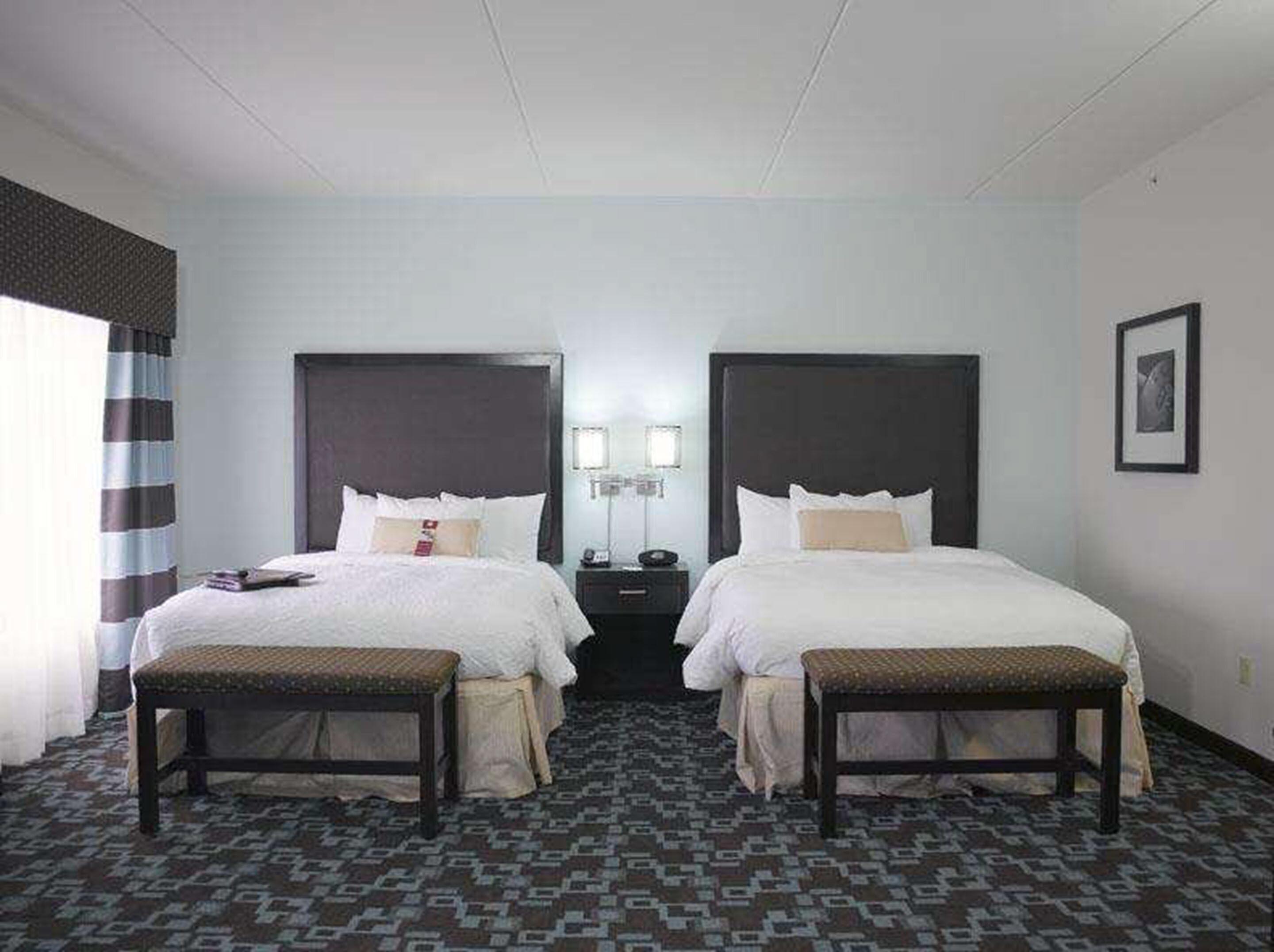 Hampton & At Opryland Hotel Nashville