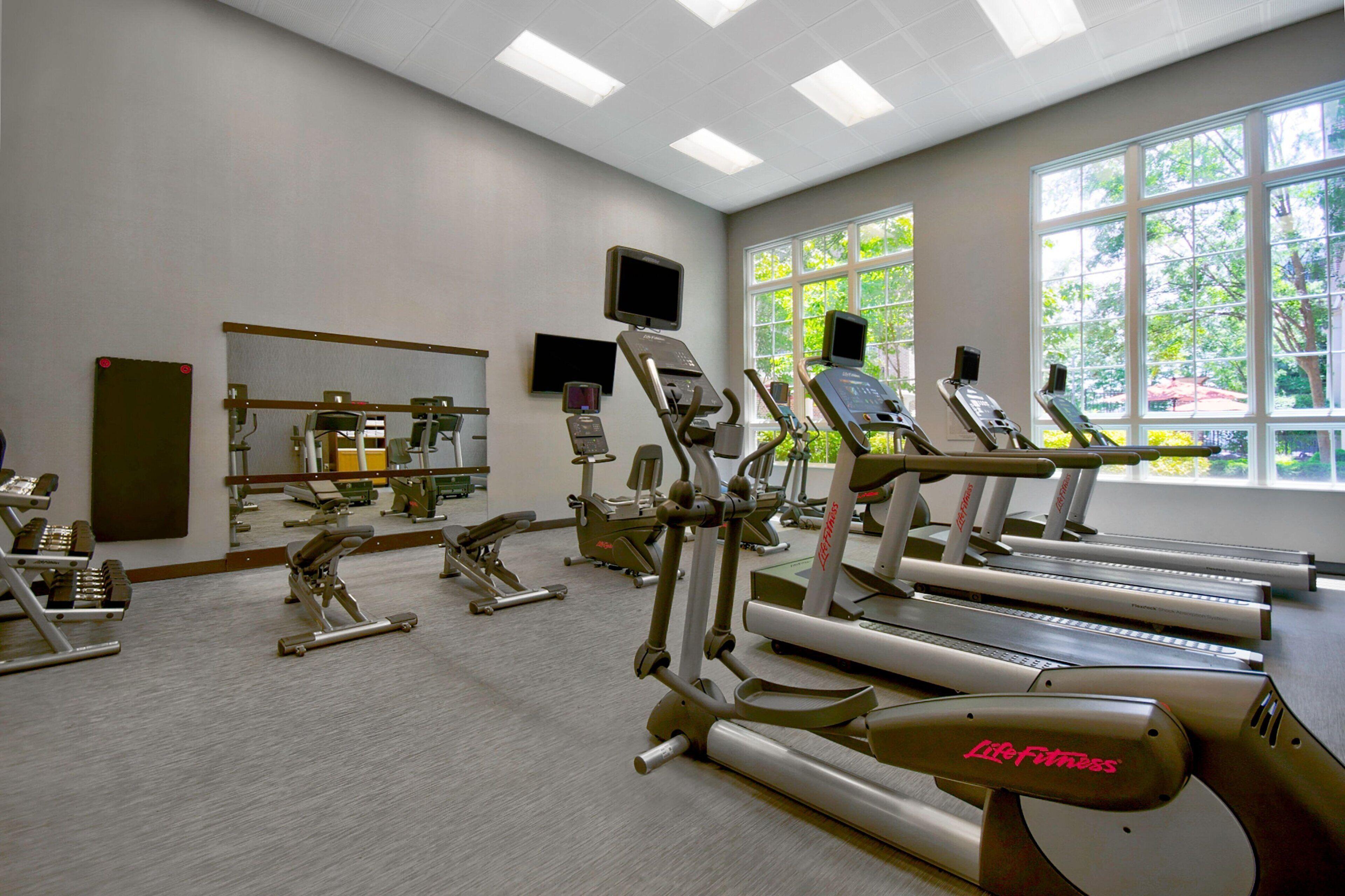 Courtyard By Marriott Hills
