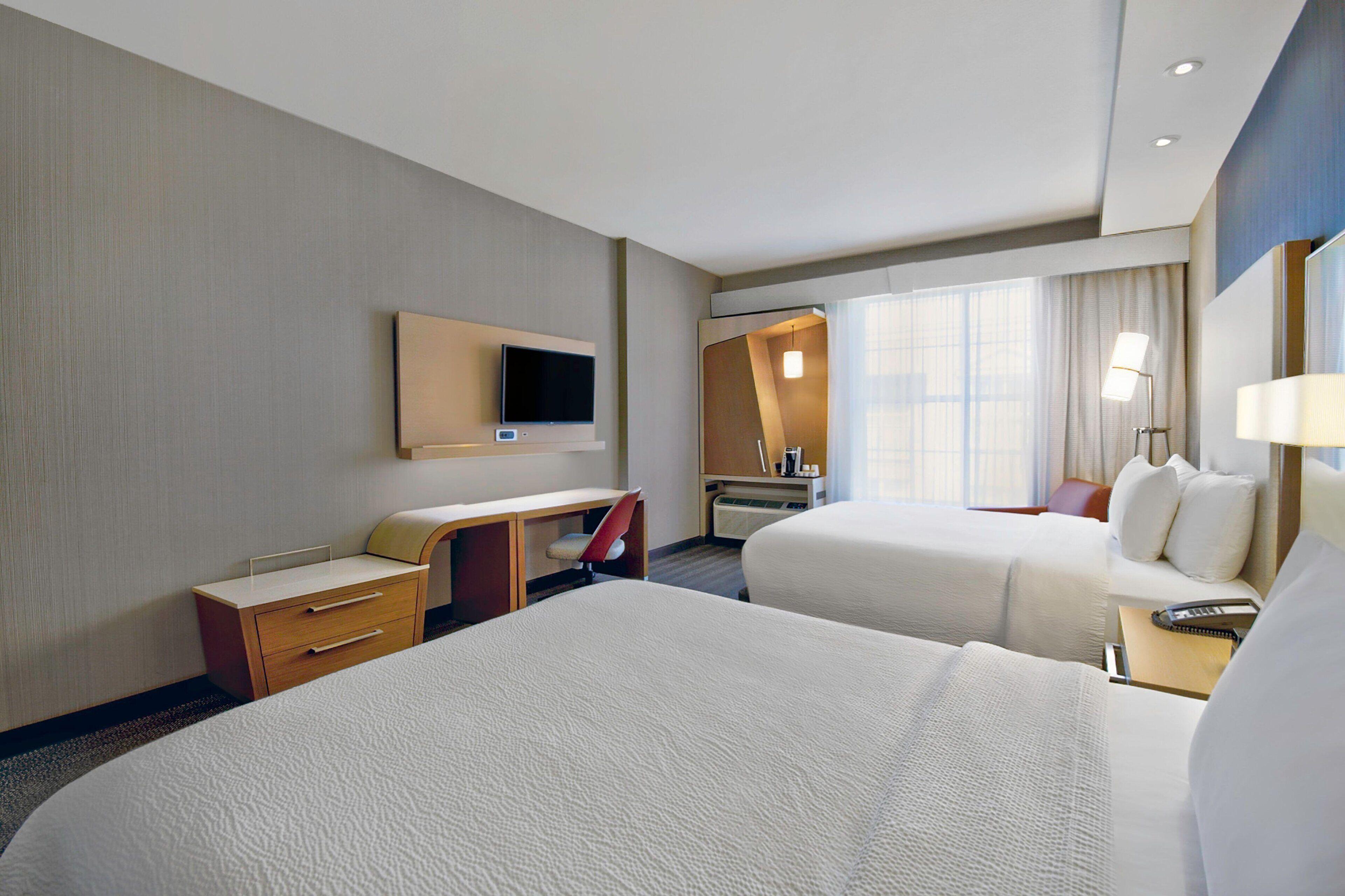 Courtyard By Marriott Hills Hotel