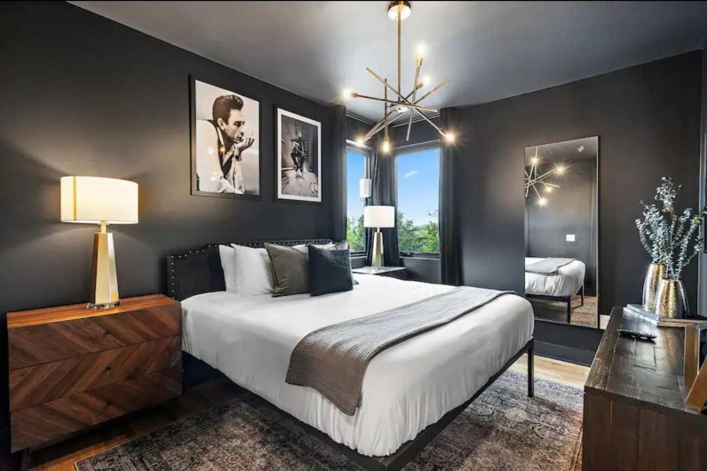 2 Homes With Rooftops & Views Holiday home Nashville