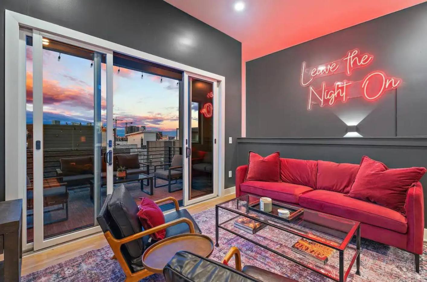 2 Homes With Rooftops & Views Holiday home Nashville