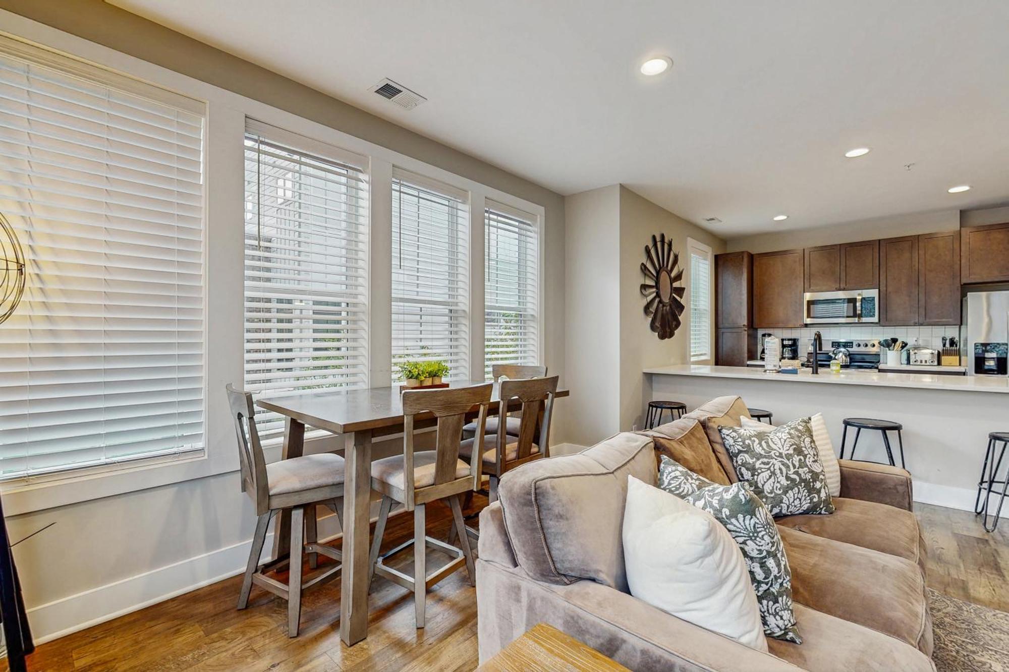 Apartment Edison 210