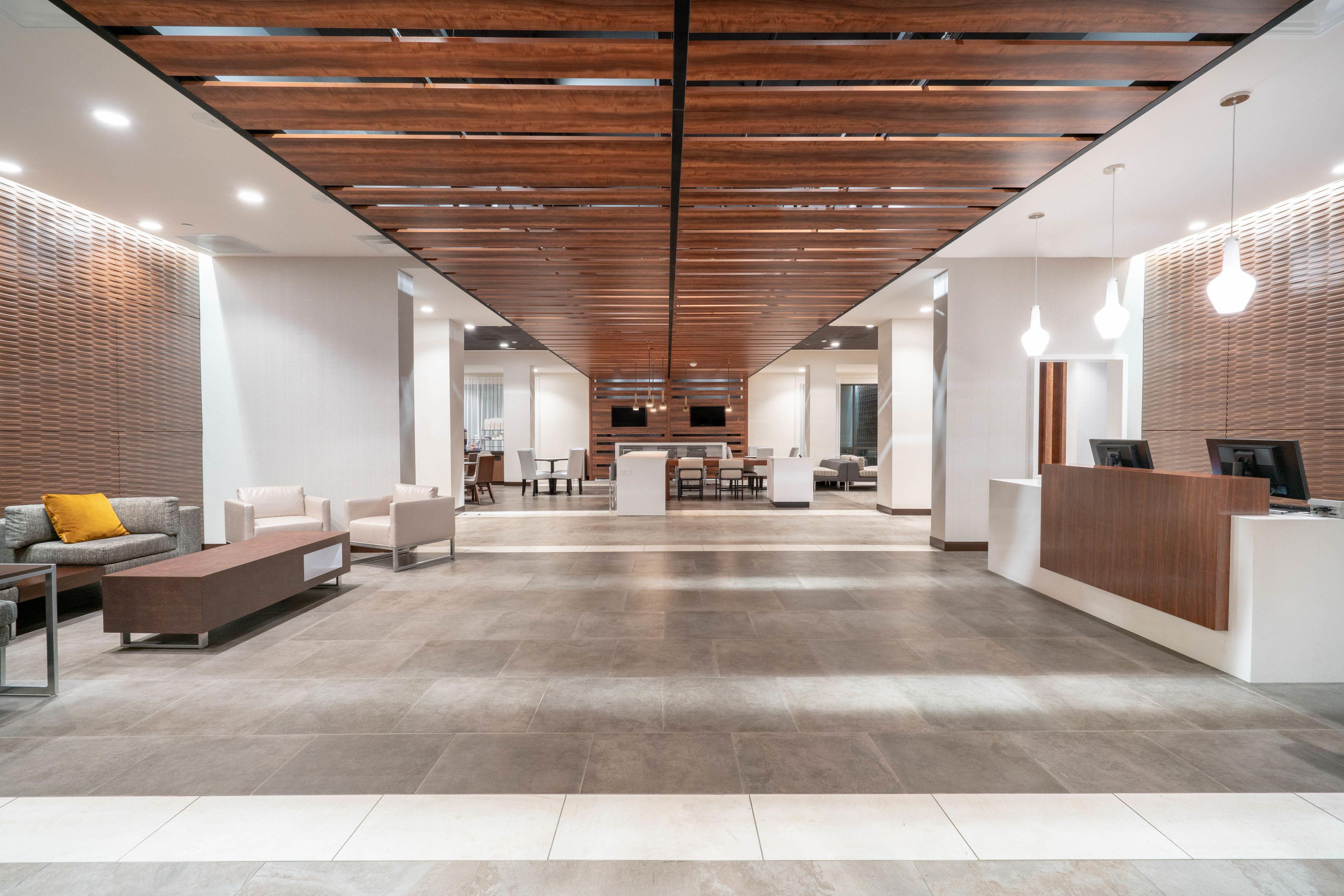 Hampton By Hilton Airport Century Place