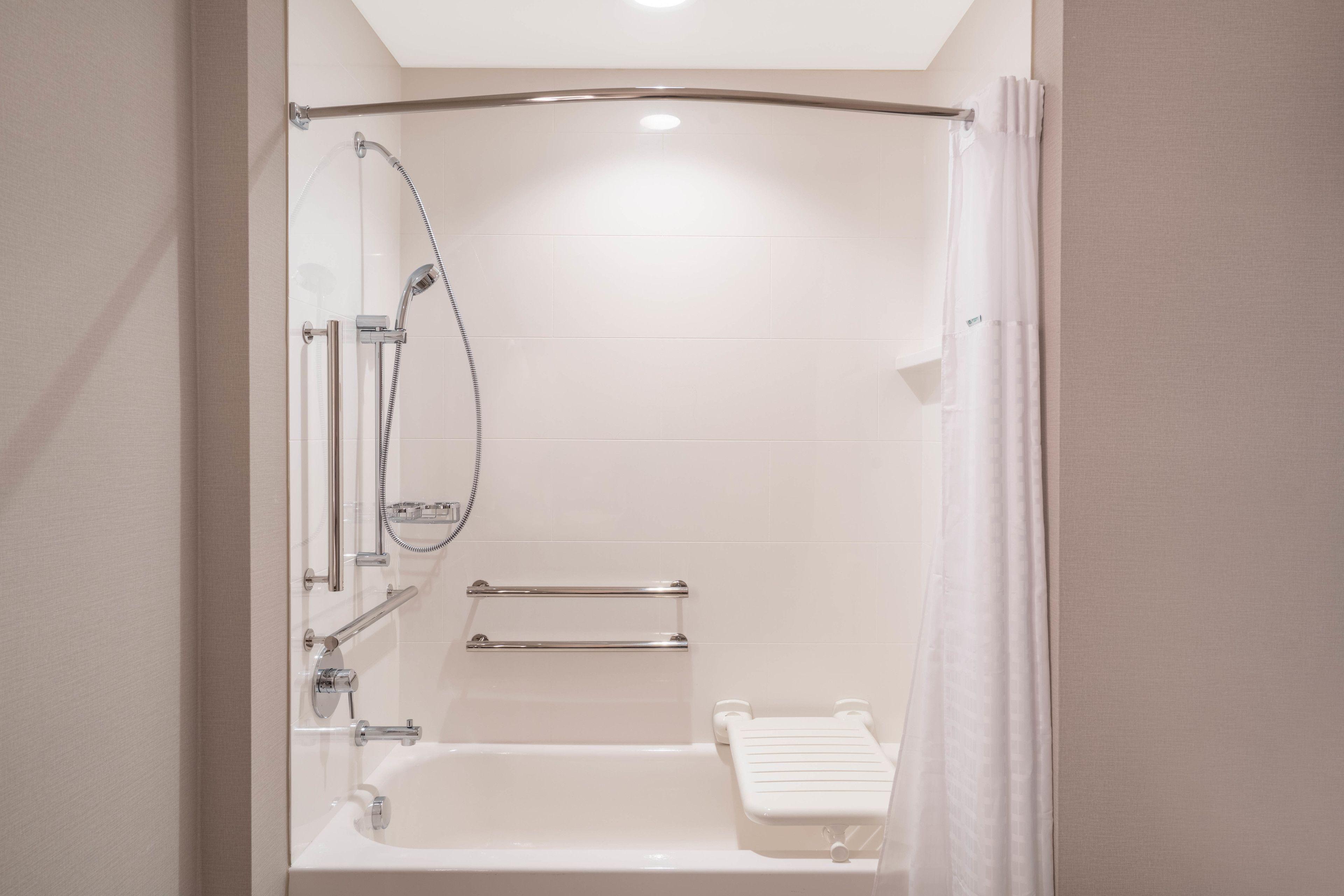 Hotel Hampton By Hilton Airport Century Place 3*