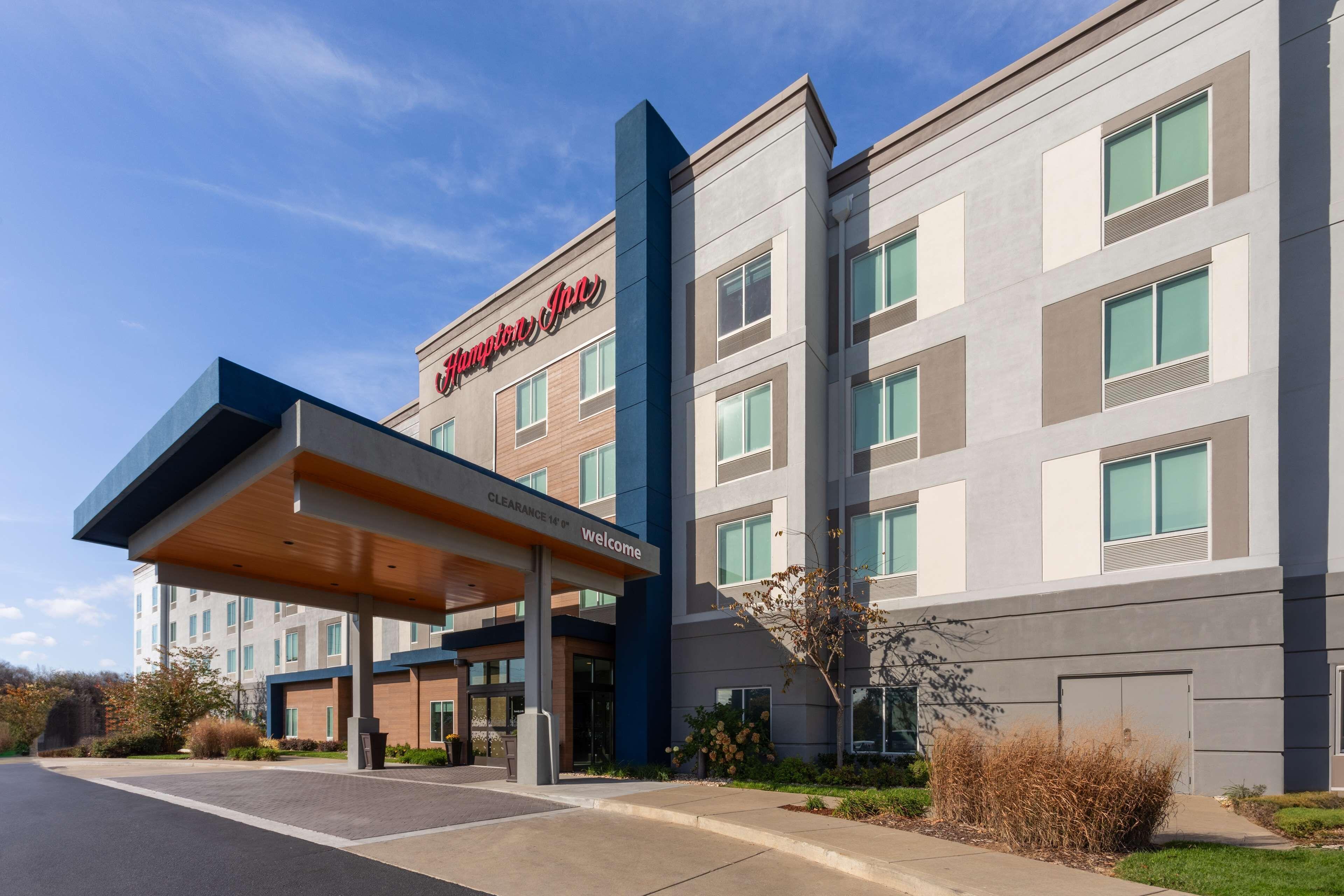 Hampton By Hilton Airport Century Place Hotel 3*