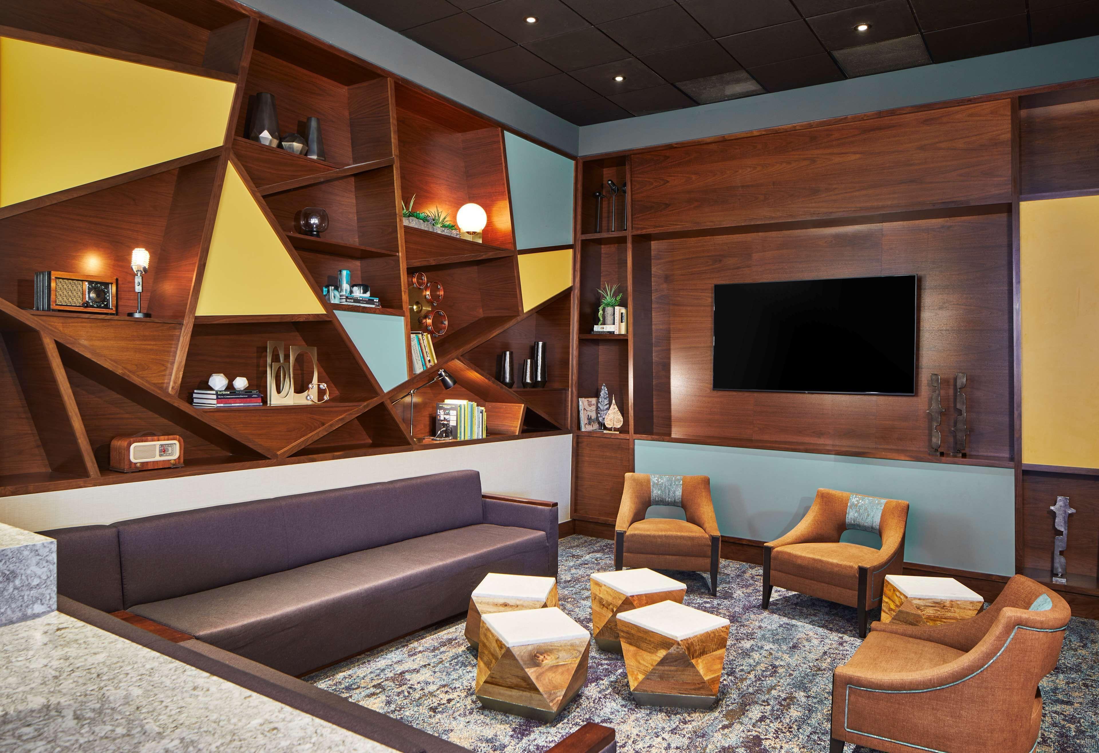 Embassy By Hilton Downtown Nashville