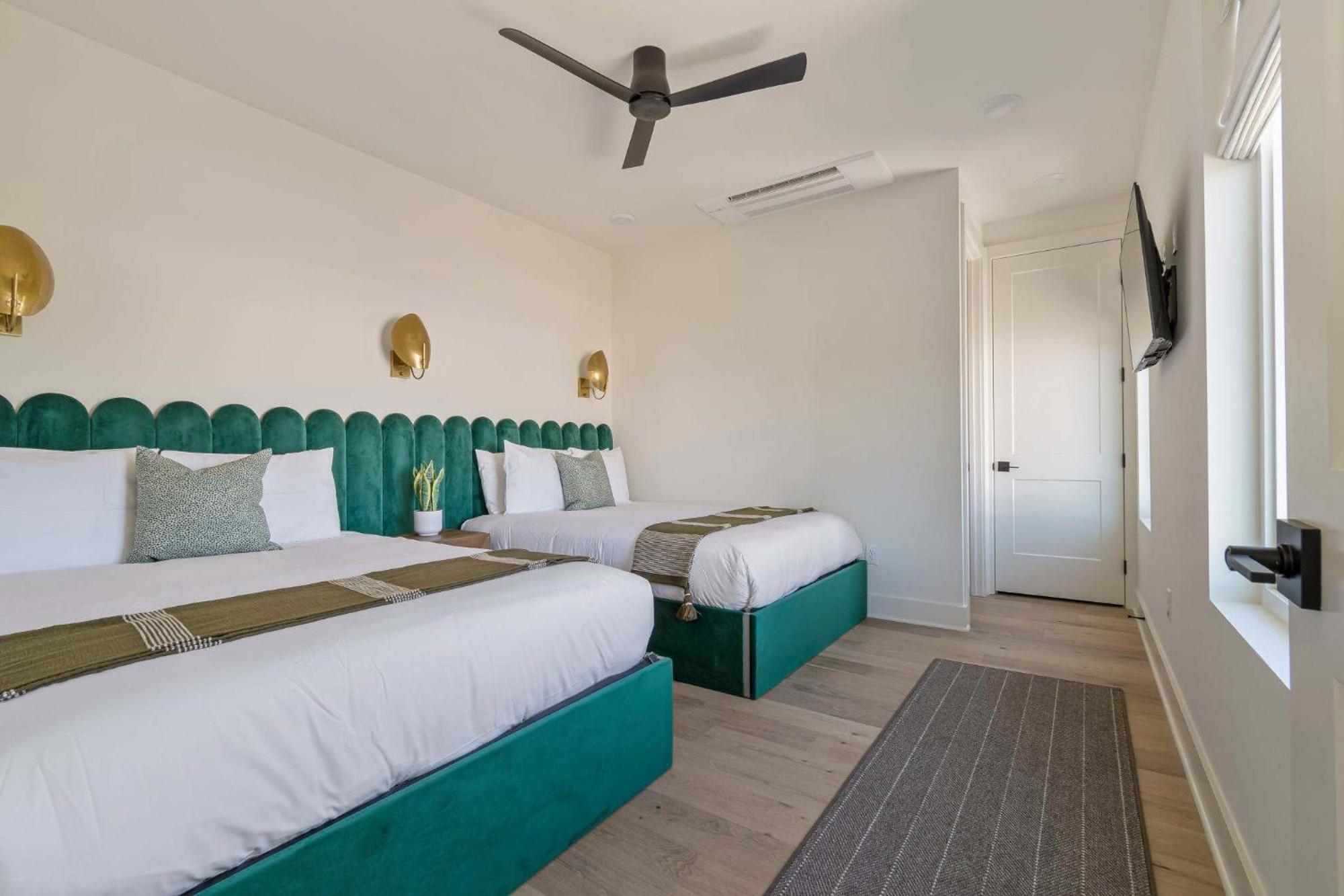 The Linden - Rooftop Views Refined Design New