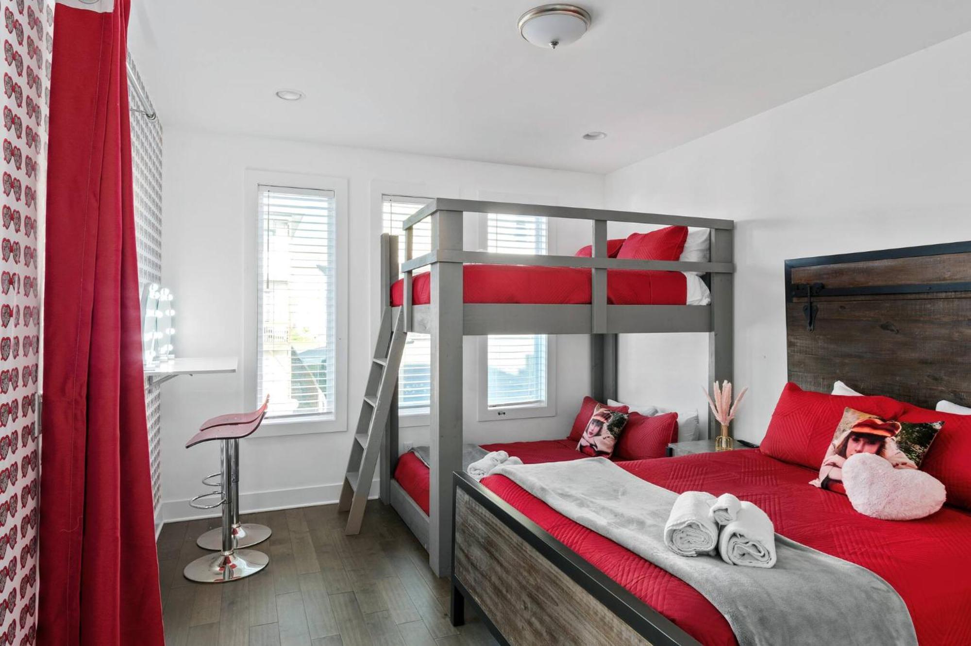 Holiday home Hottub/karaoke-10min To Dt-9 Beds-swiftie's *