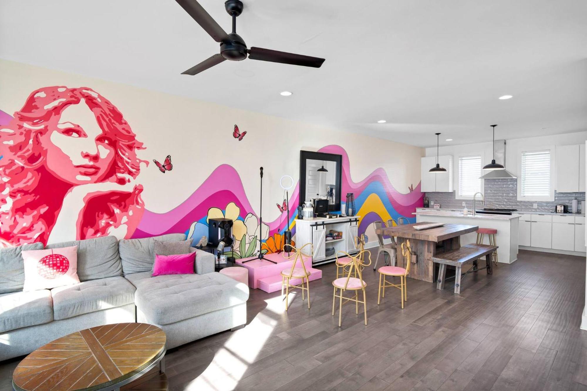 Hottub/karaoke-10min To Dt-9 Beds-swiftie's Holiday home