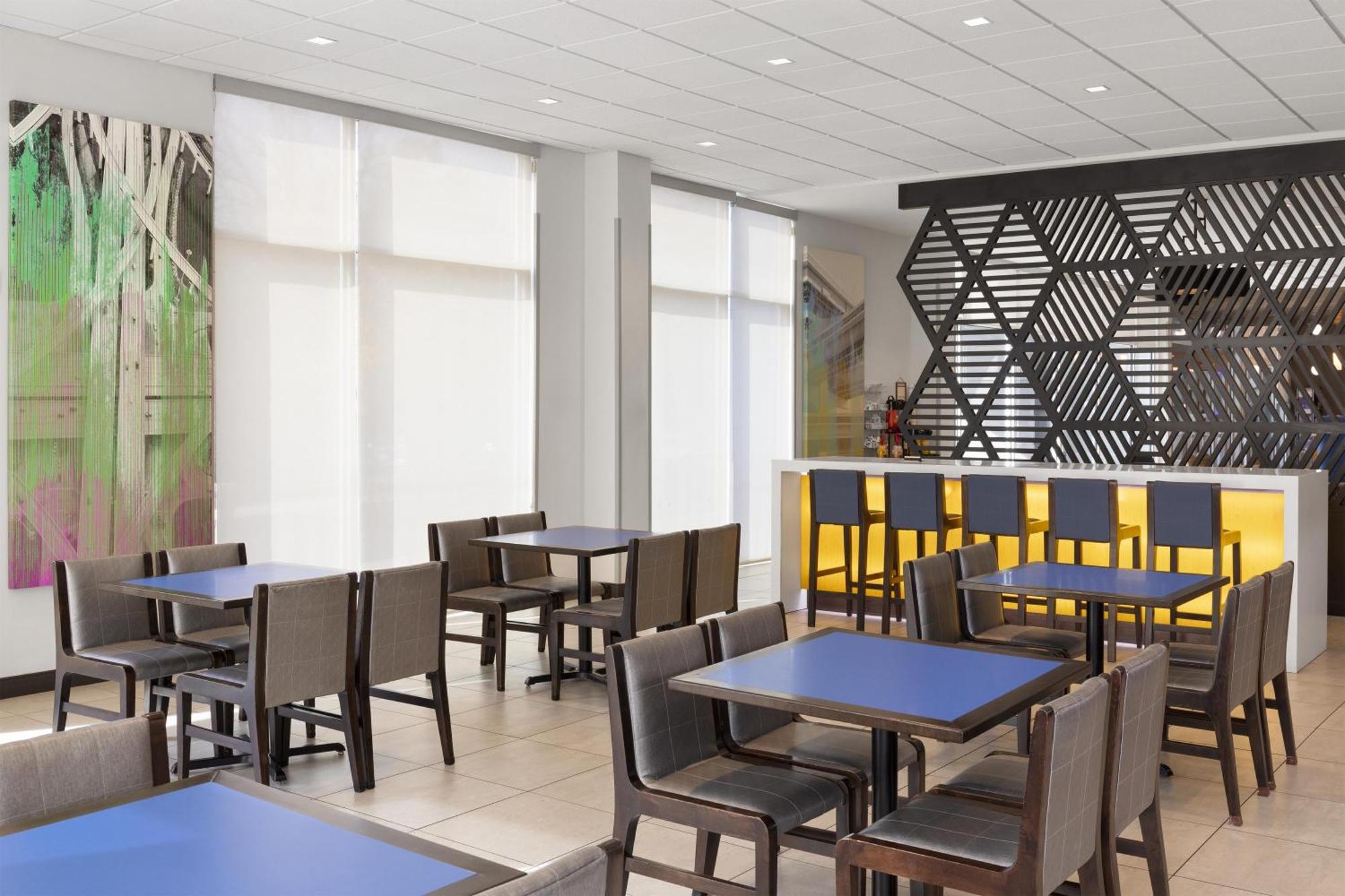 Glo Western Airport 3*